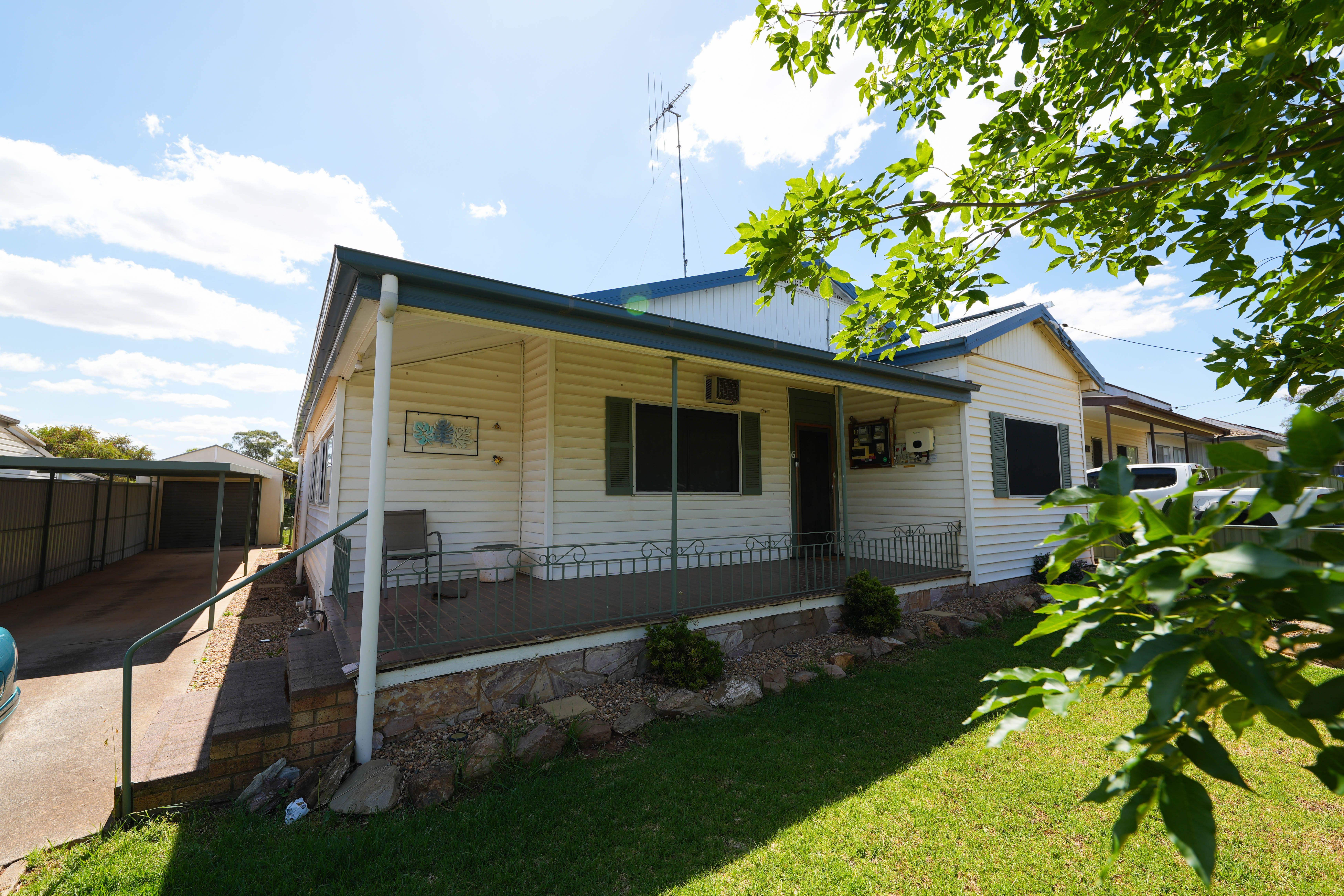 House for Sale: Parkes, NSW 2870, NSW, 2870