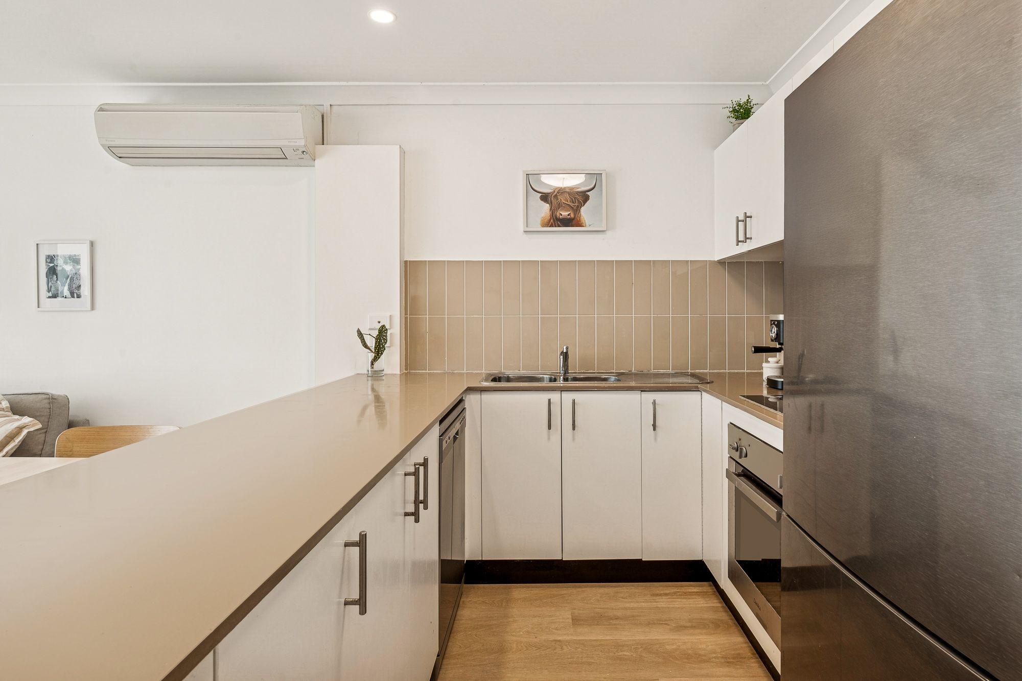 Apartment for Sale: Camp Hill, QLD 4152, QLD, 4152