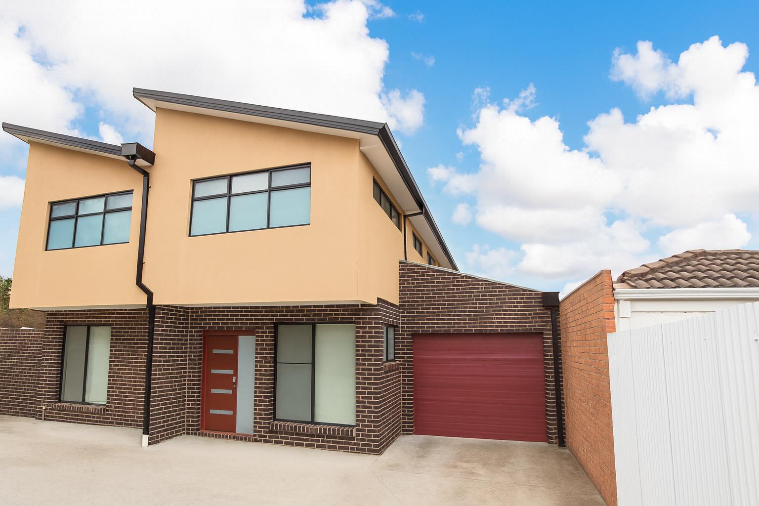 Prop-GPT: Townhouse: VIC Reservoir, VIC 3073 Home For Sale
