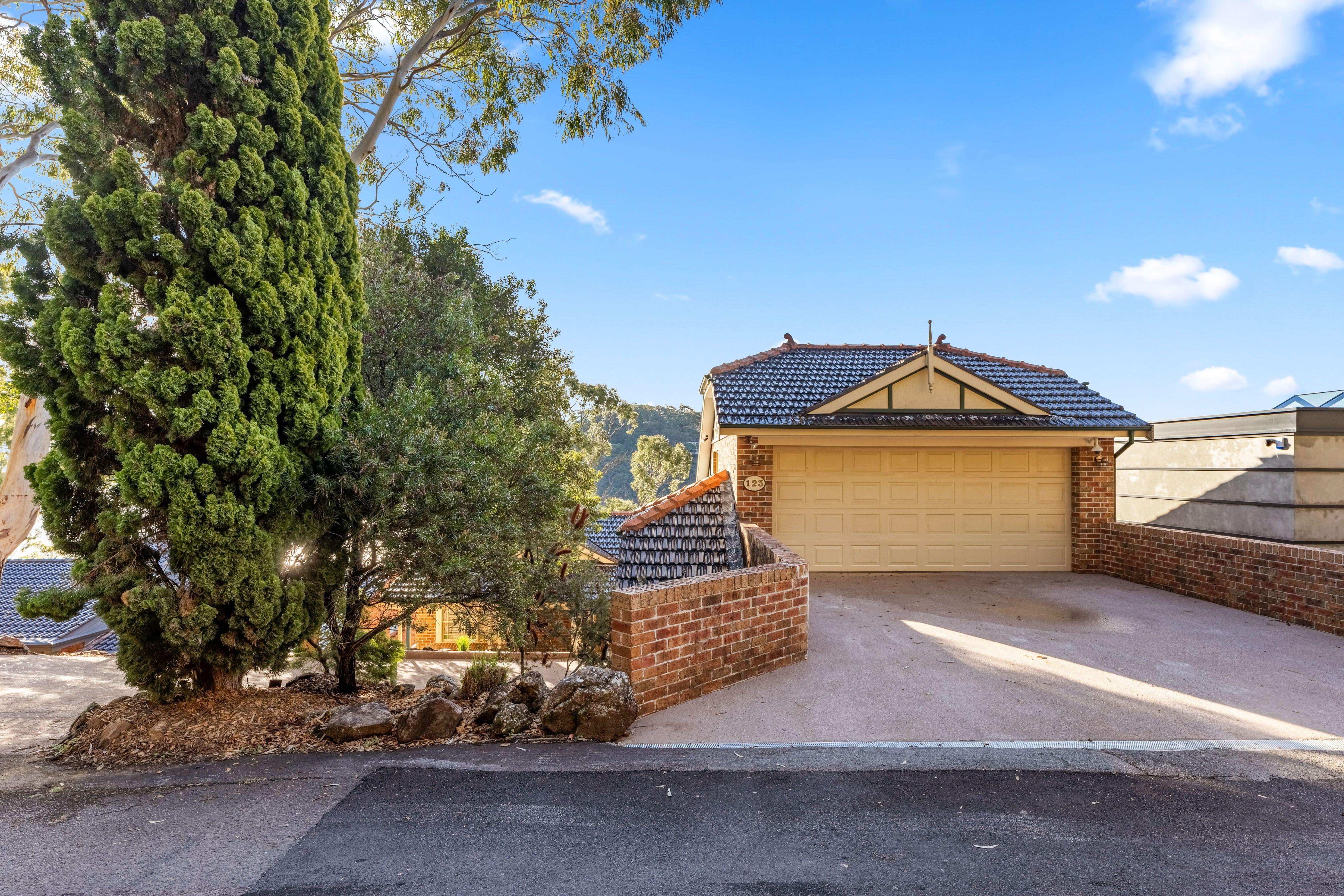 House for Sale: Illawong, NSW 2234, NSW, 2234
