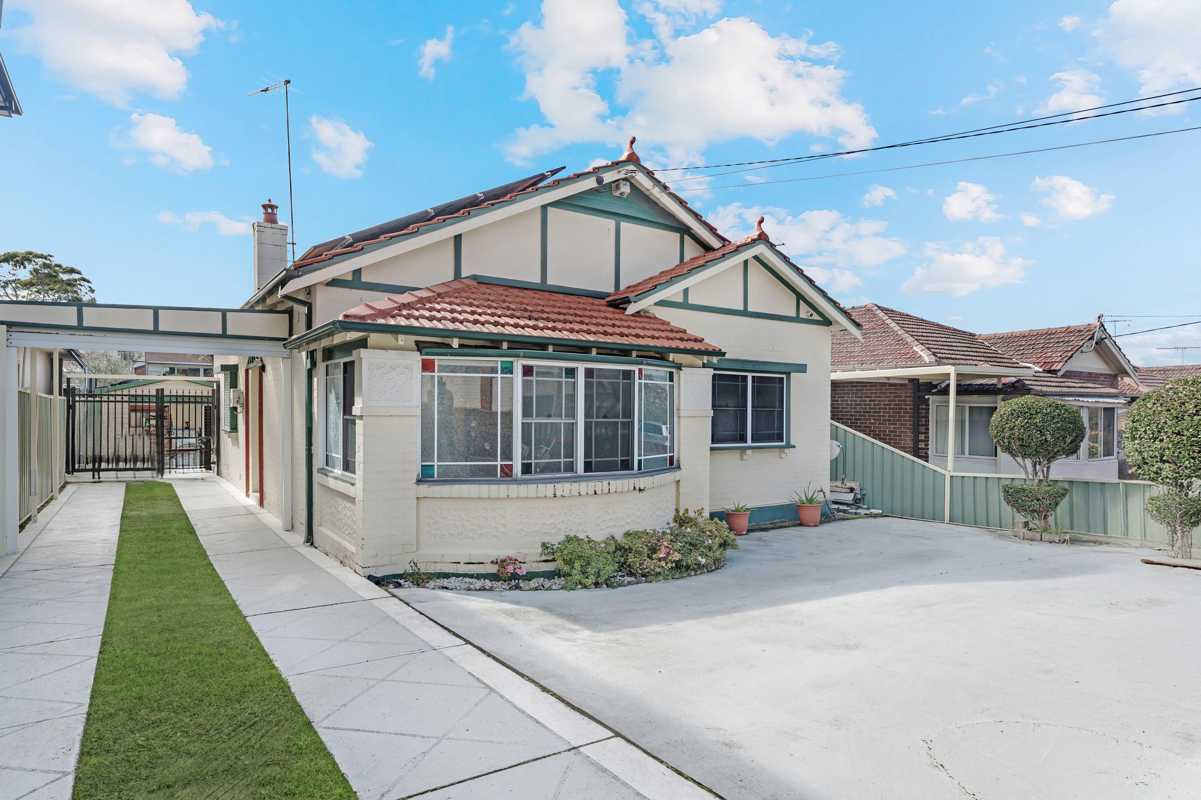 Prop-GPT: House: NSW South Hurstville, NSW 2221 Home For Sale