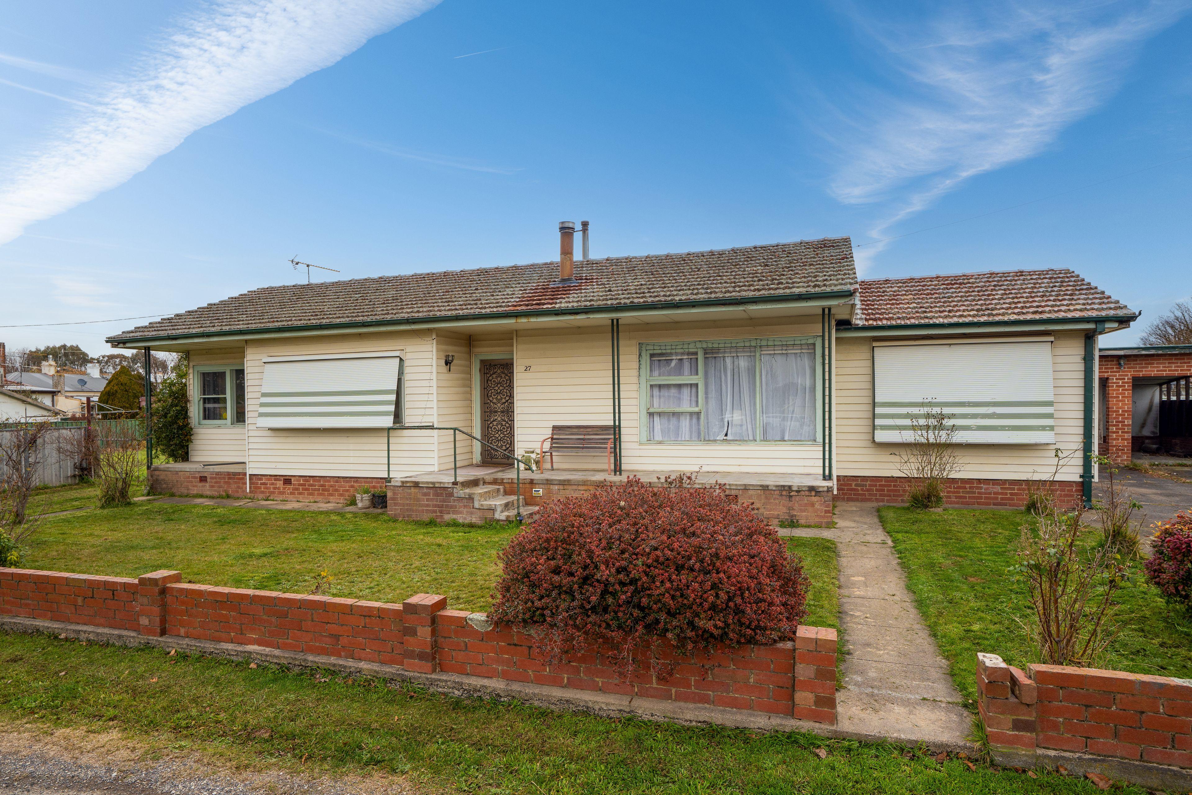 Prop-GPT: House: NSW Blayney, NSW 2799 Home For Sale