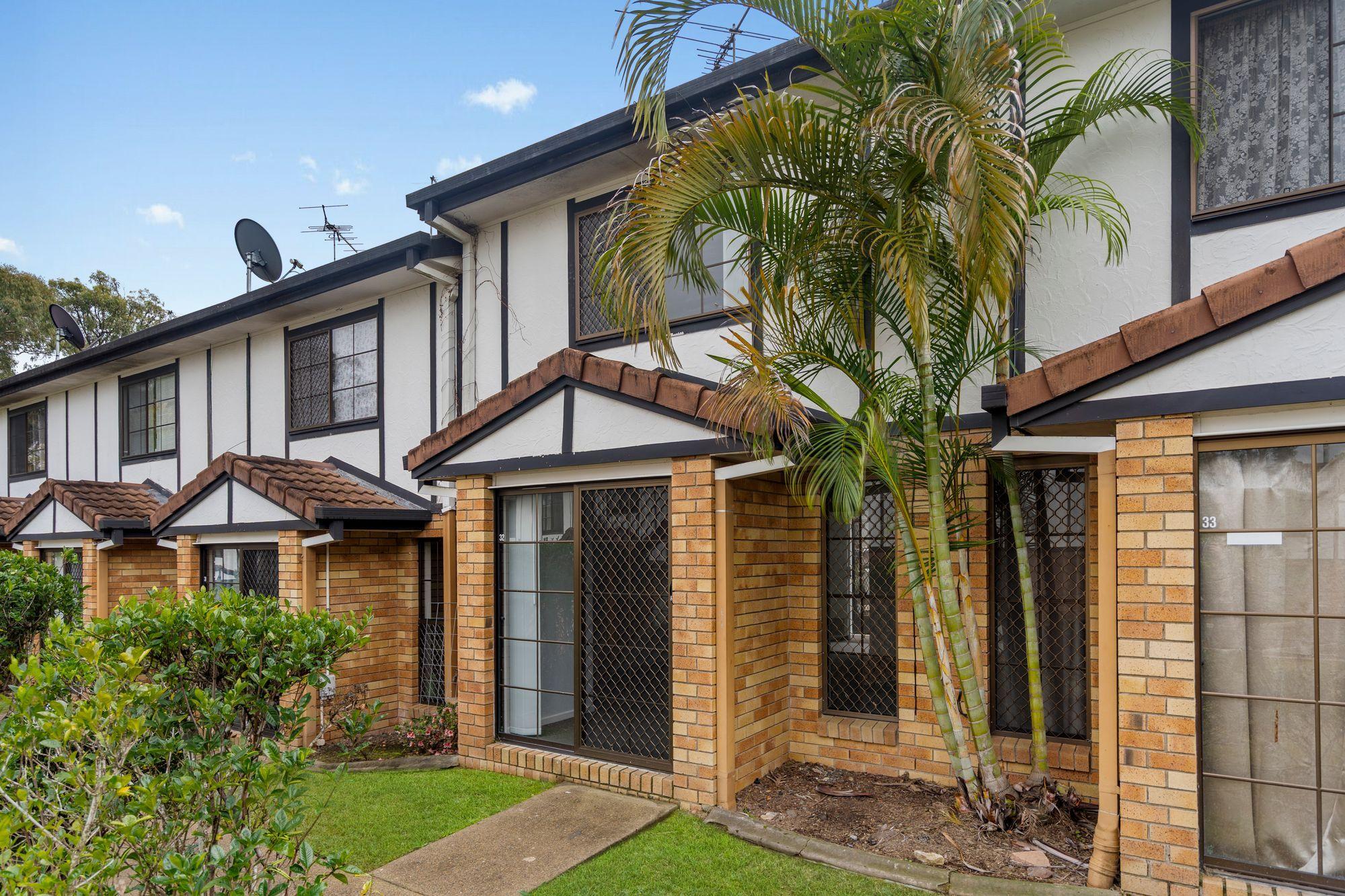 Prop-GPT: Townhouse: QLD Woodridge, QLD 4114 Home For Sale