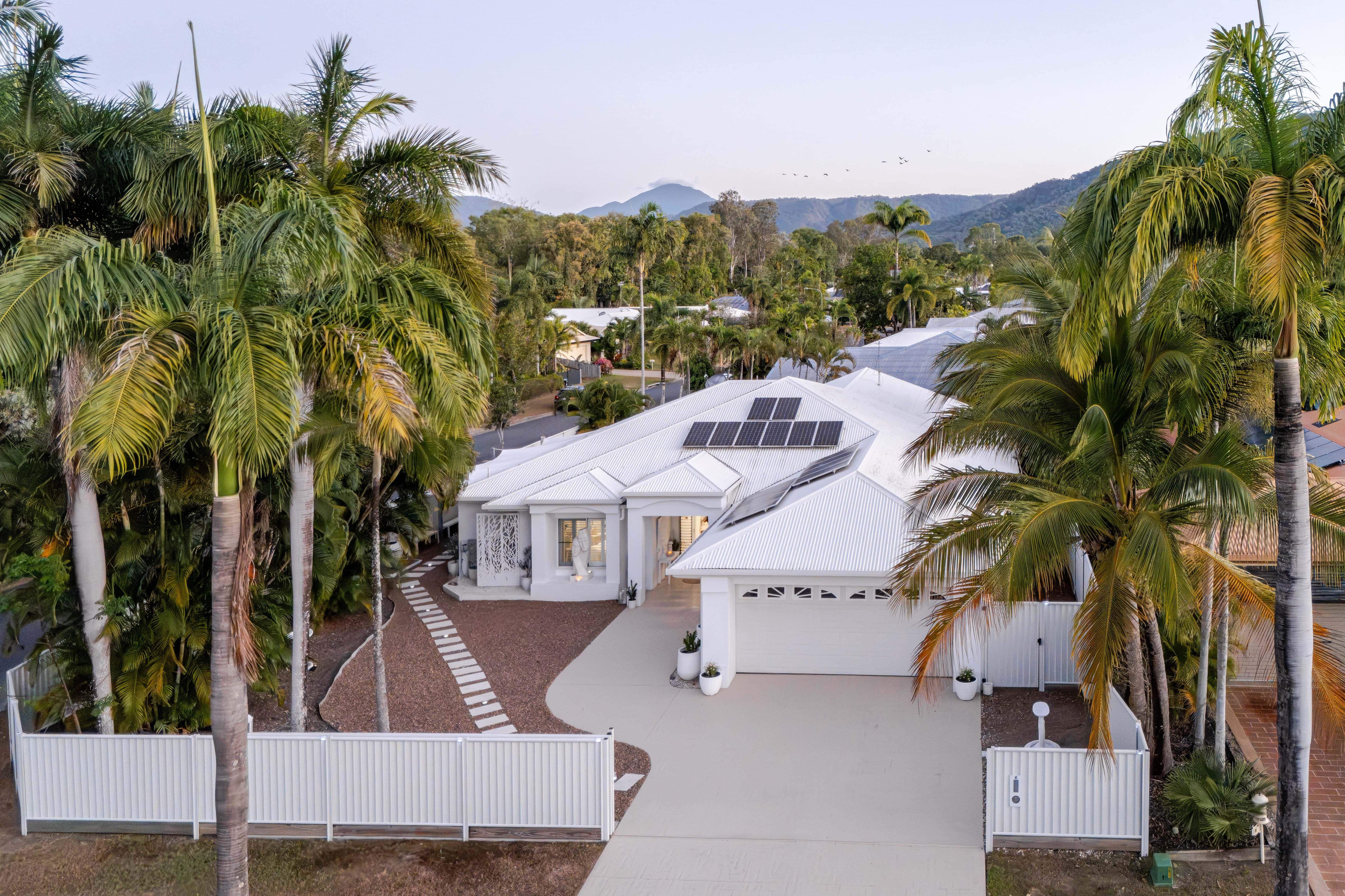 Prop-GPT: House: QLD Port Douglas, QLD 4877 Home For Sale