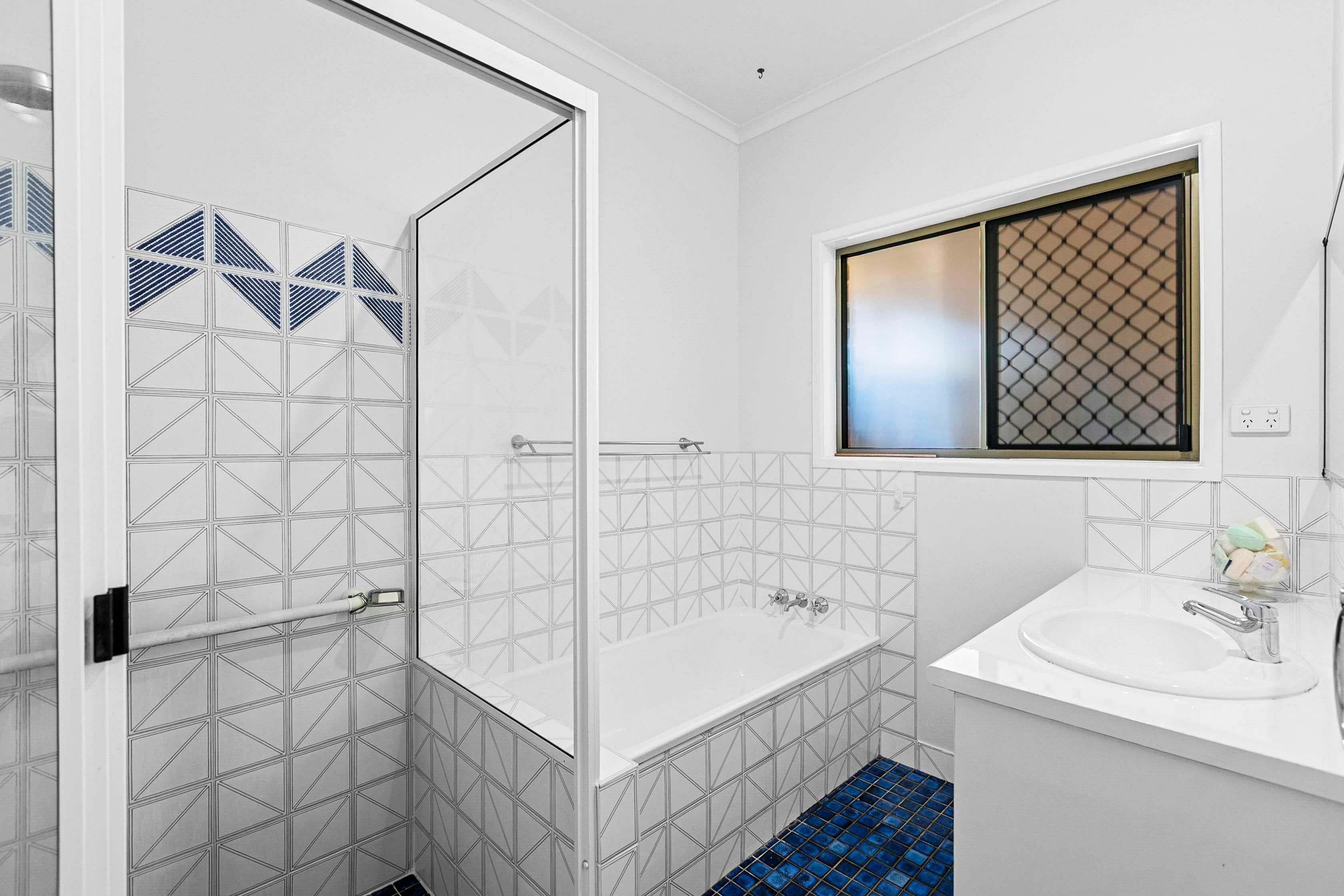 Villa for Sale: Urangan, QLD 4655, QLD, 4655