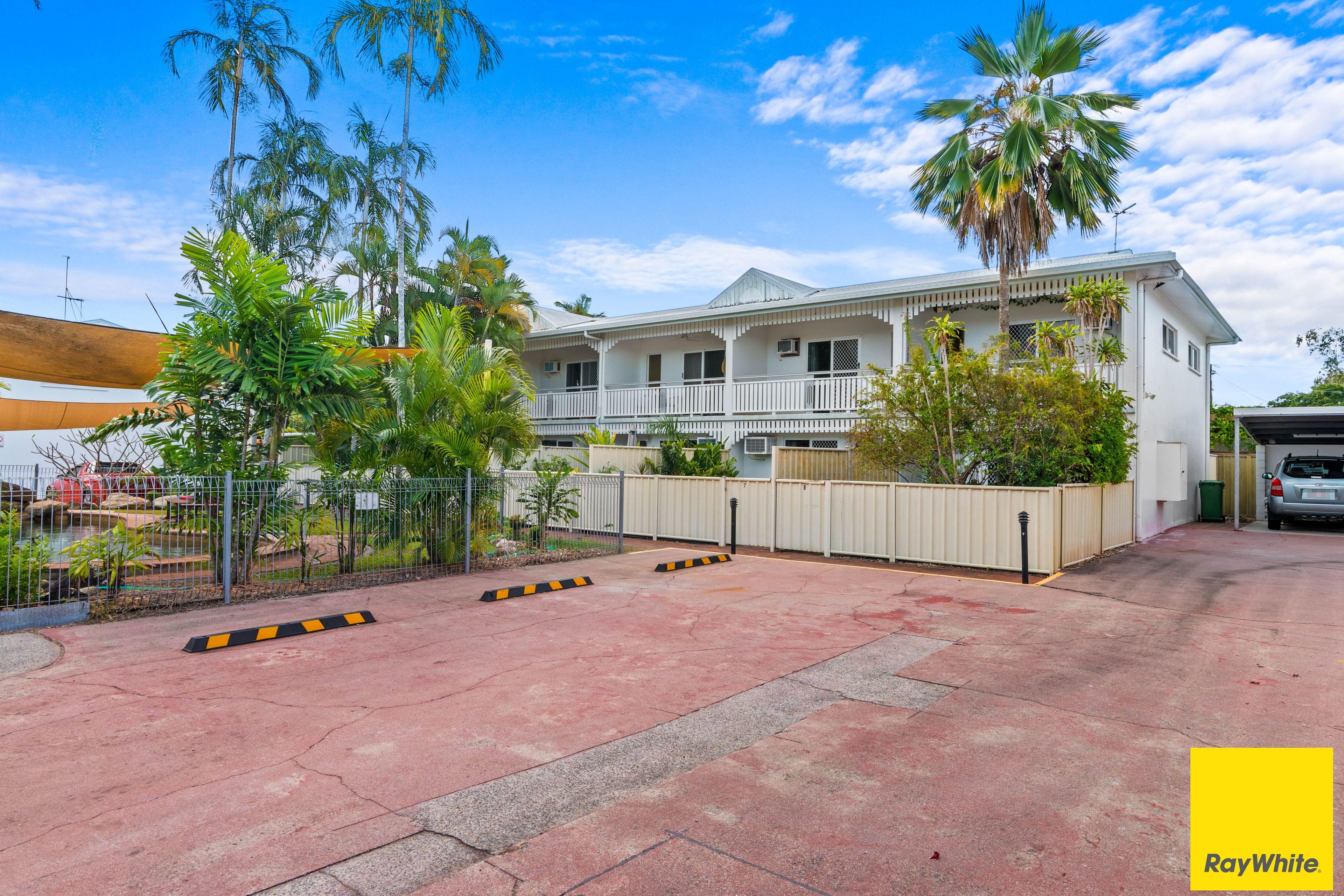 Prop-GPT: Unit: QLD Holloways Beach, QLD 4878 Home For Sale