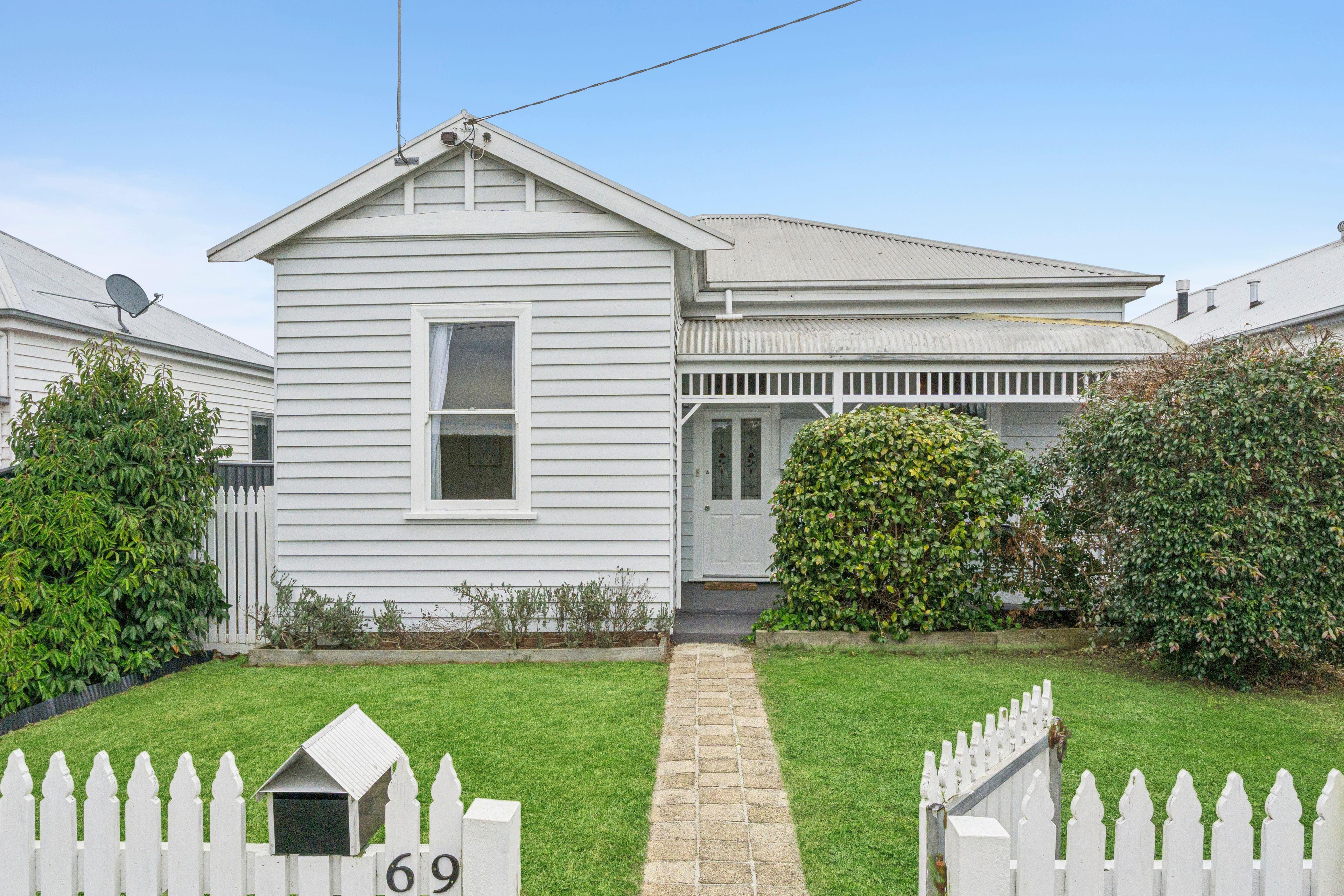 Prop-GPT: House: VIC Colac, VIC 3250 Home For Sale