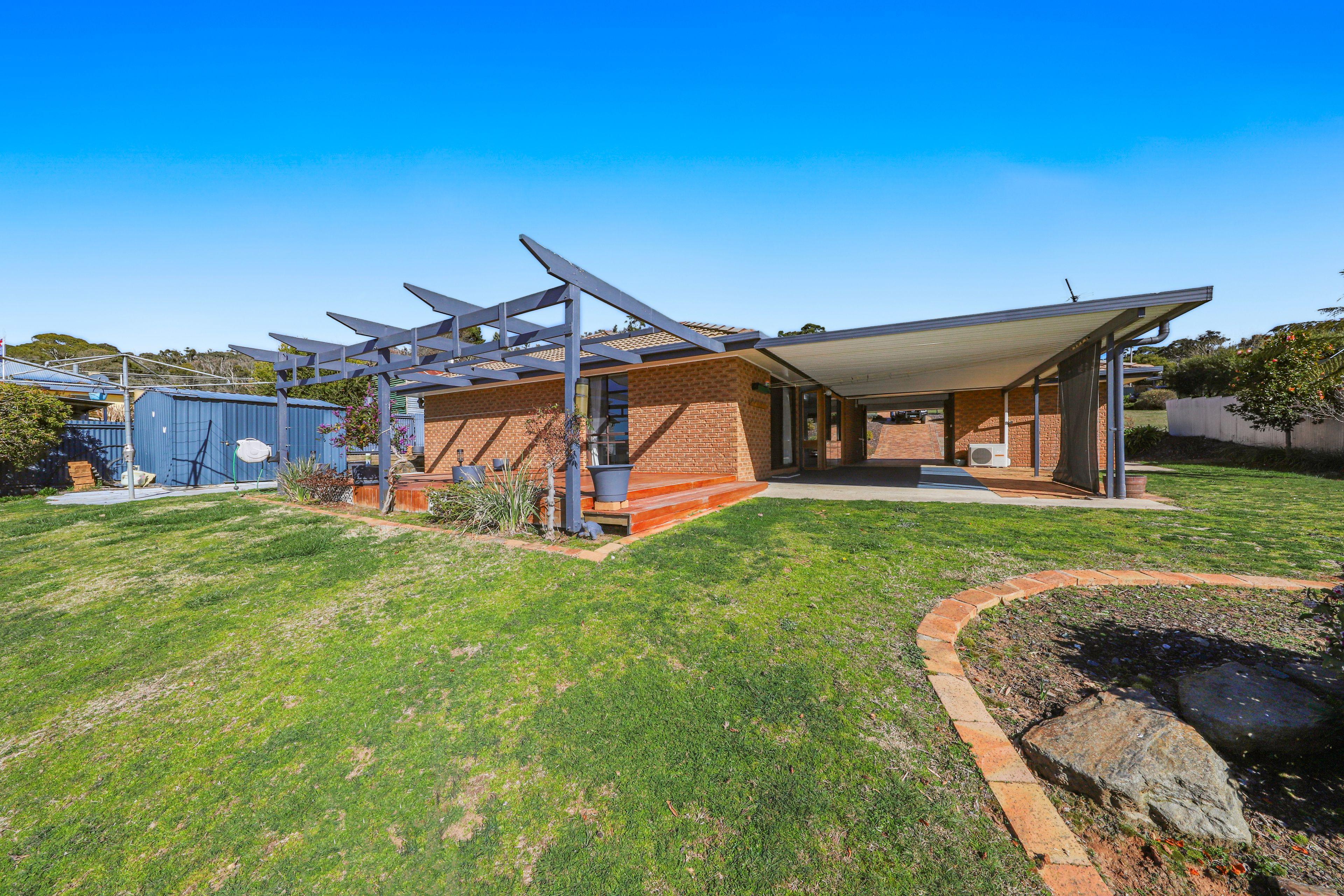 House for Sale: Batlow, NSW 2730, NSW, 2730