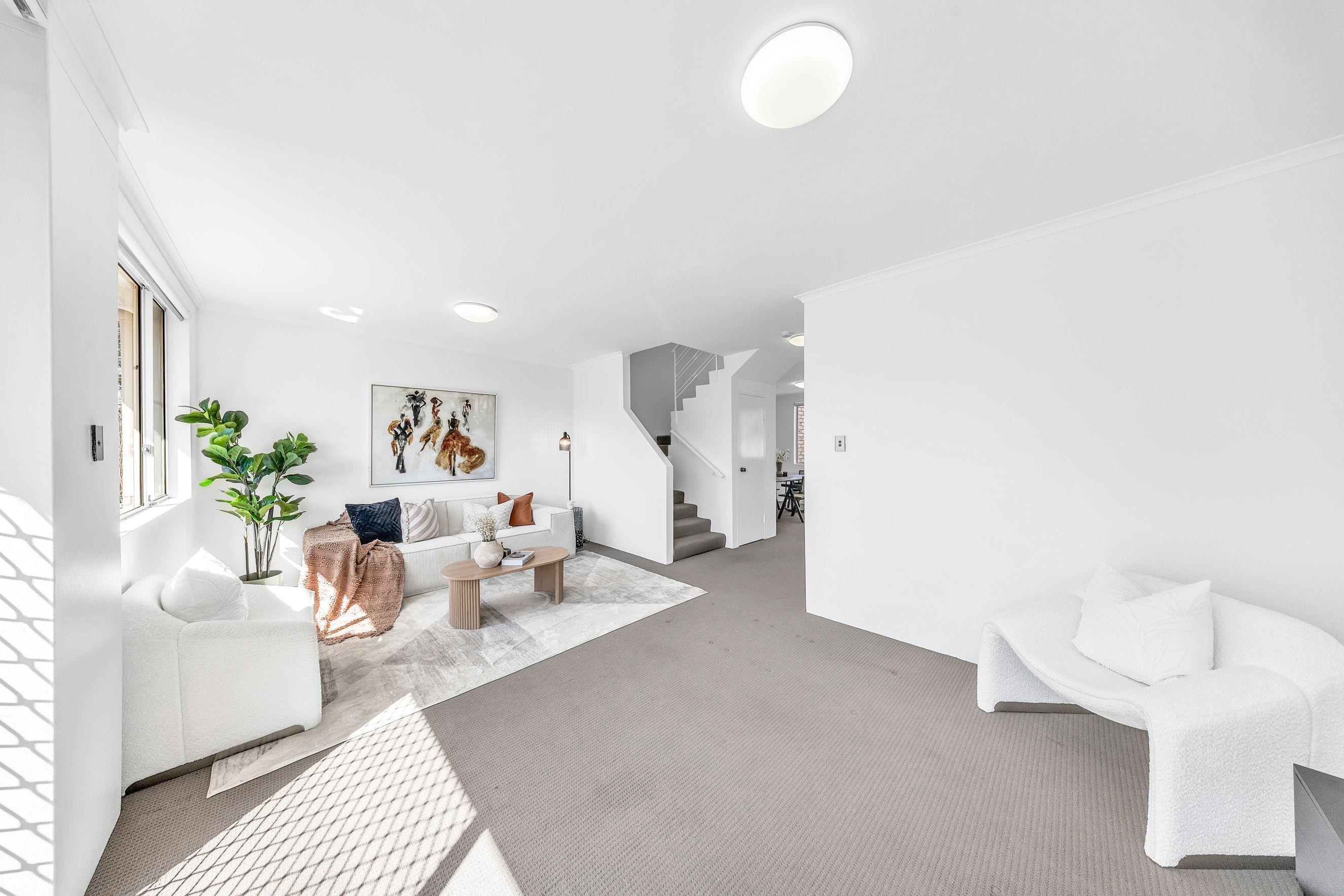 Prop-GPT: Townhouse: NSW Kirrawee, NSW 2232 Home For Sale