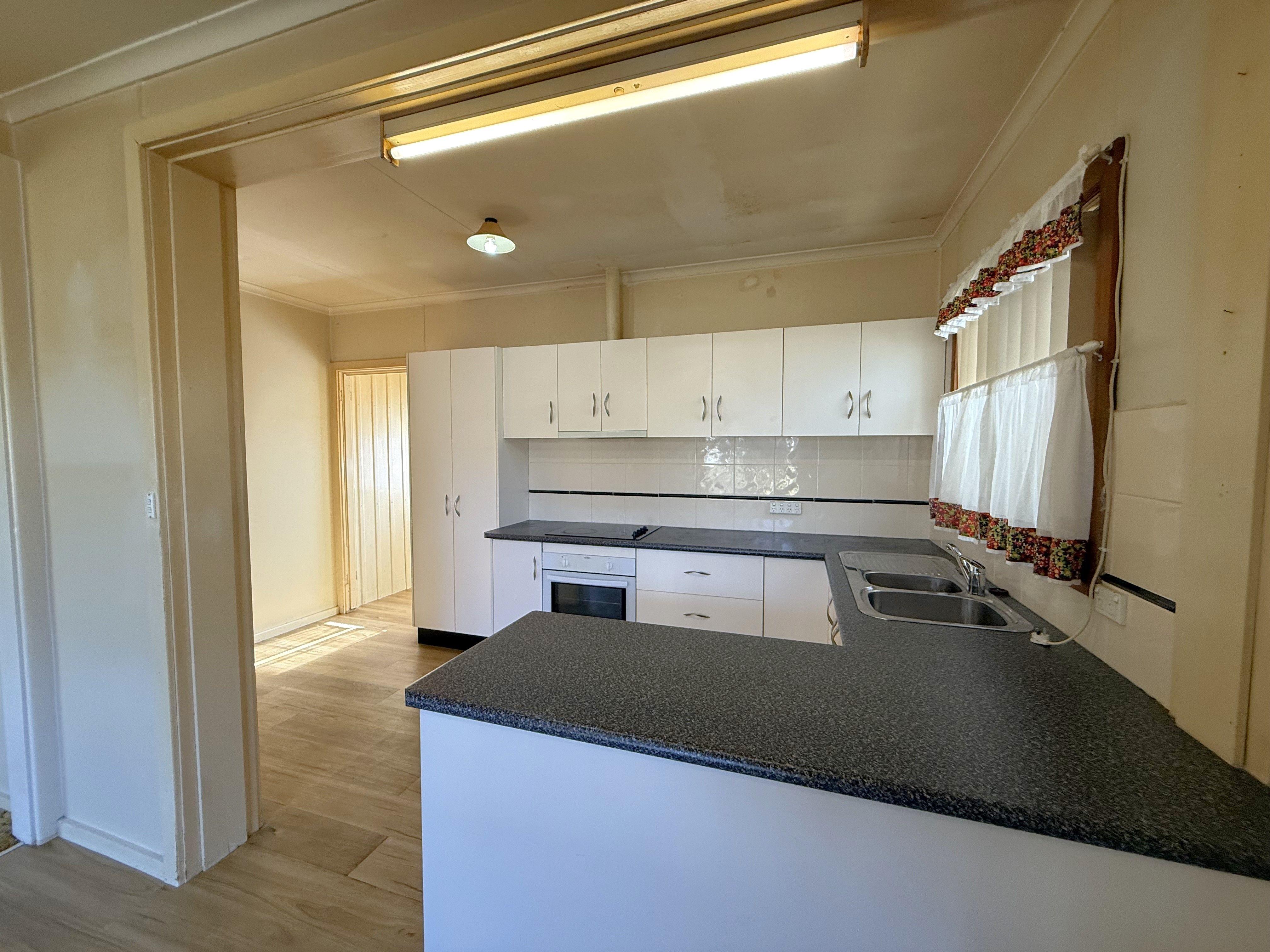 House for Sale: Young, NSW 2594, NSW, 2594