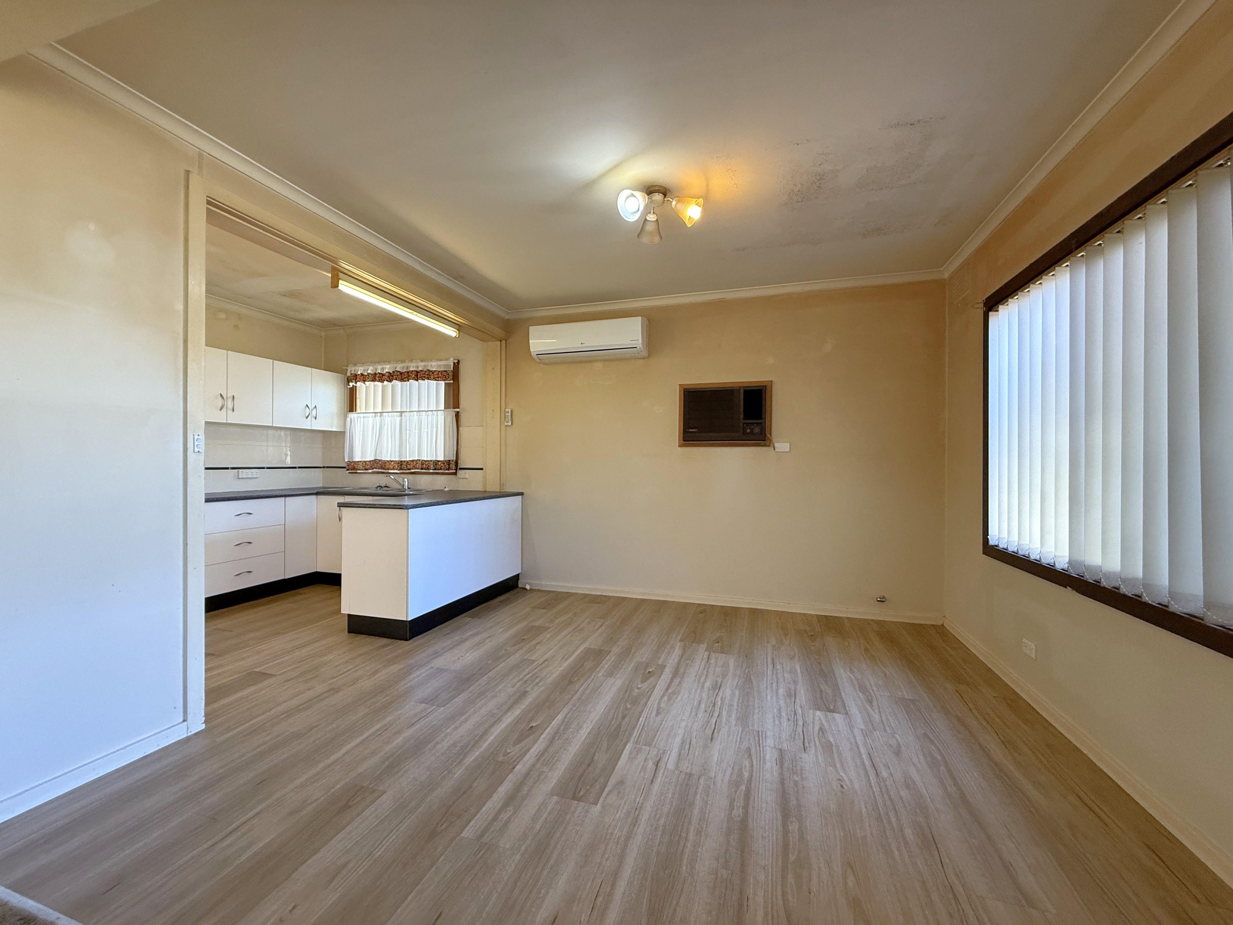 House for Sale: Young, NSW 2594, NSW, 2594