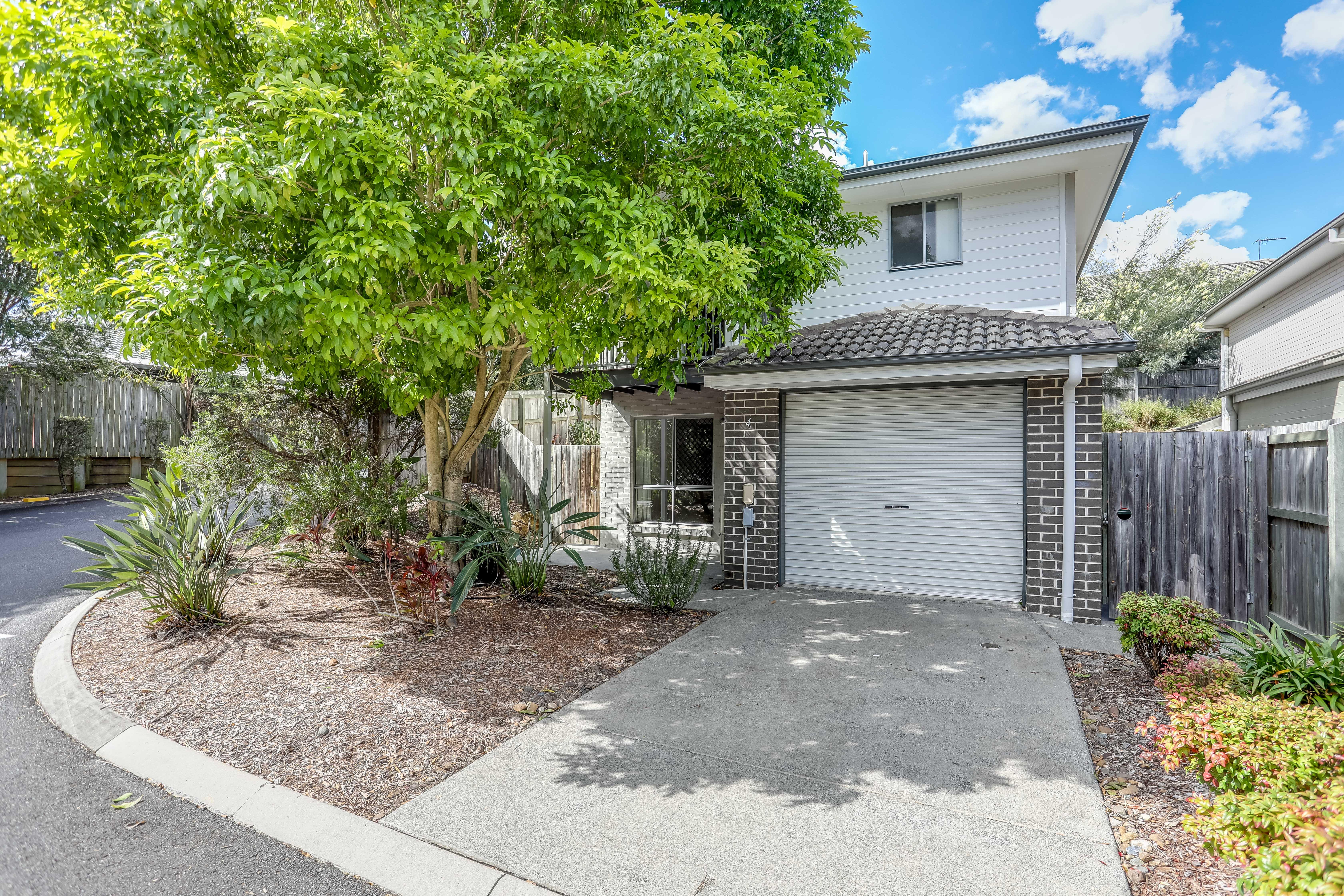 Prop-GPT: Townhouse: QLD Albany Creek, QLD 4035 Home For Sale