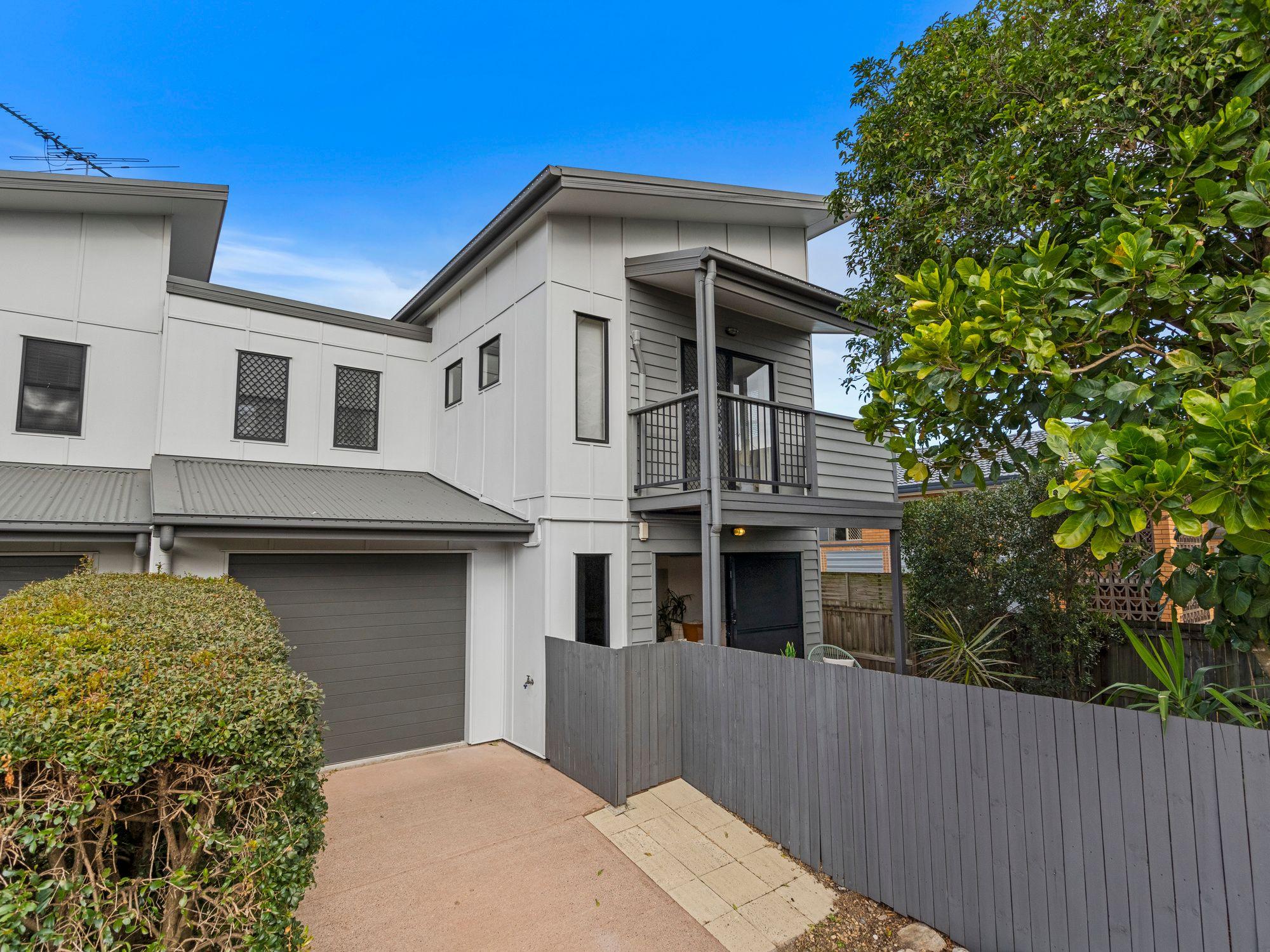 Prop-GPT: Townhouse: QLD Moorooka, QLD 4105 Home For Sale