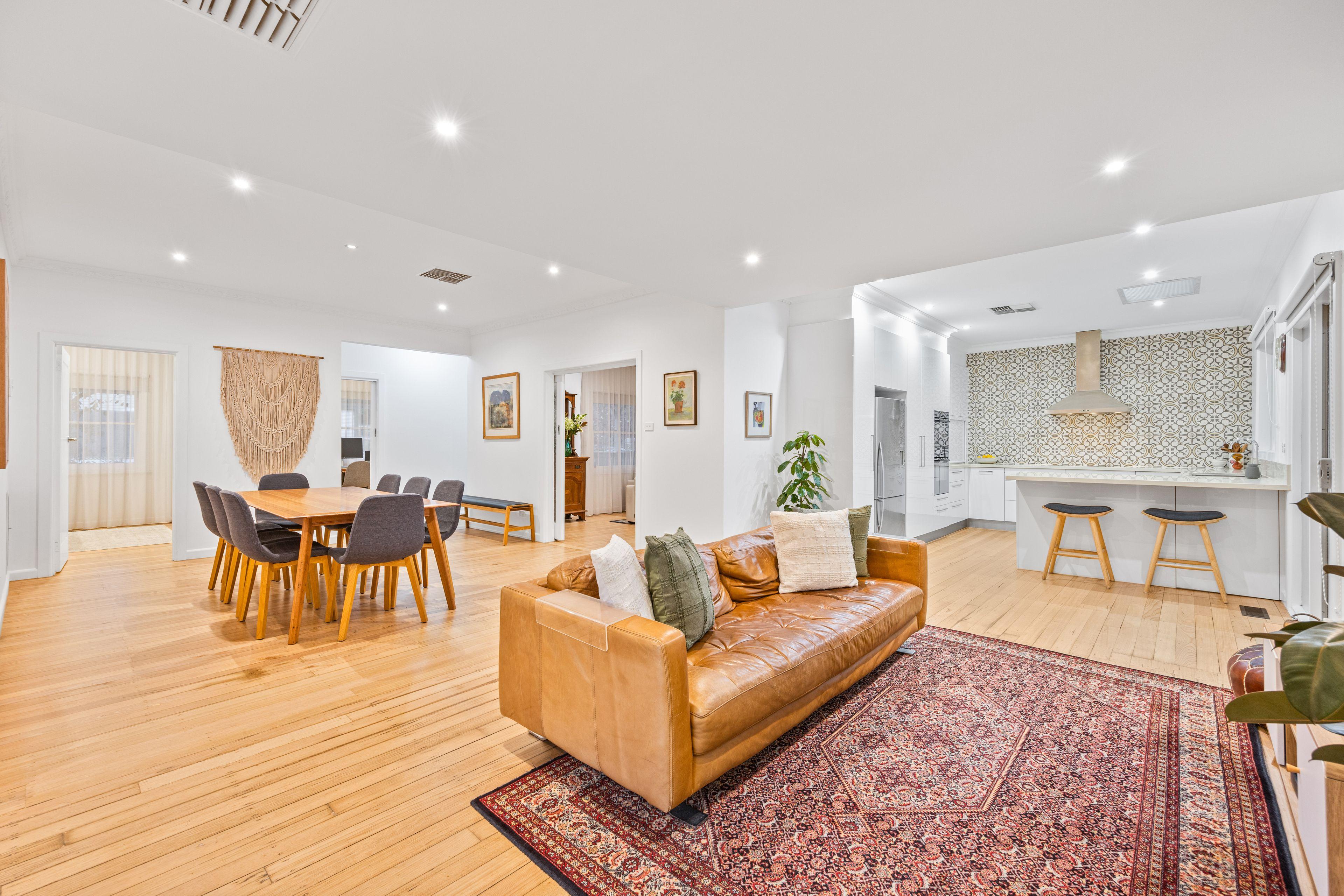 Prop-GPT: House: VIC Macleod, VIC 3085 Home For Sale
