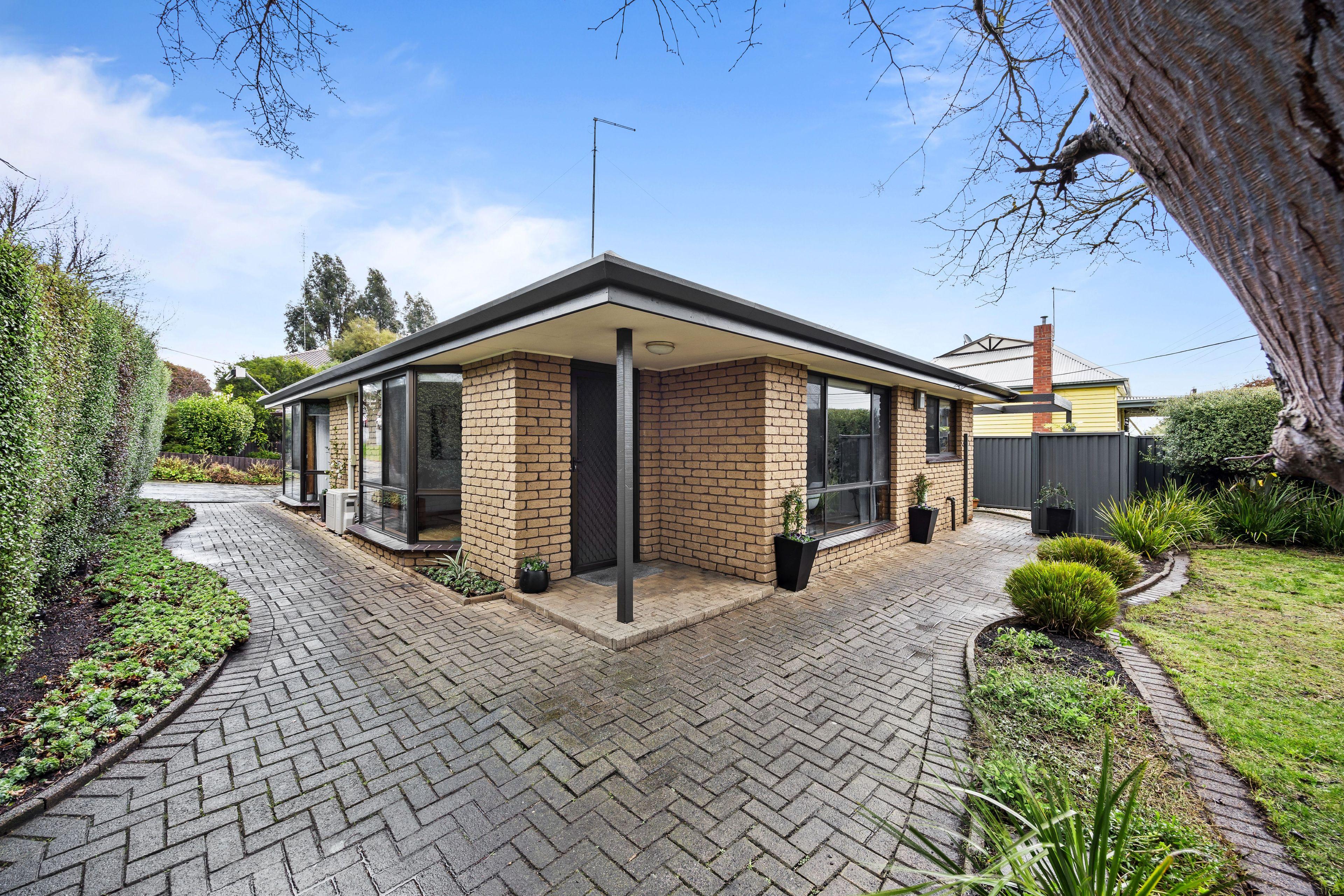 Prop-GPT: Unit: VIC Ballarat East, VIC 3350 Home For Sale