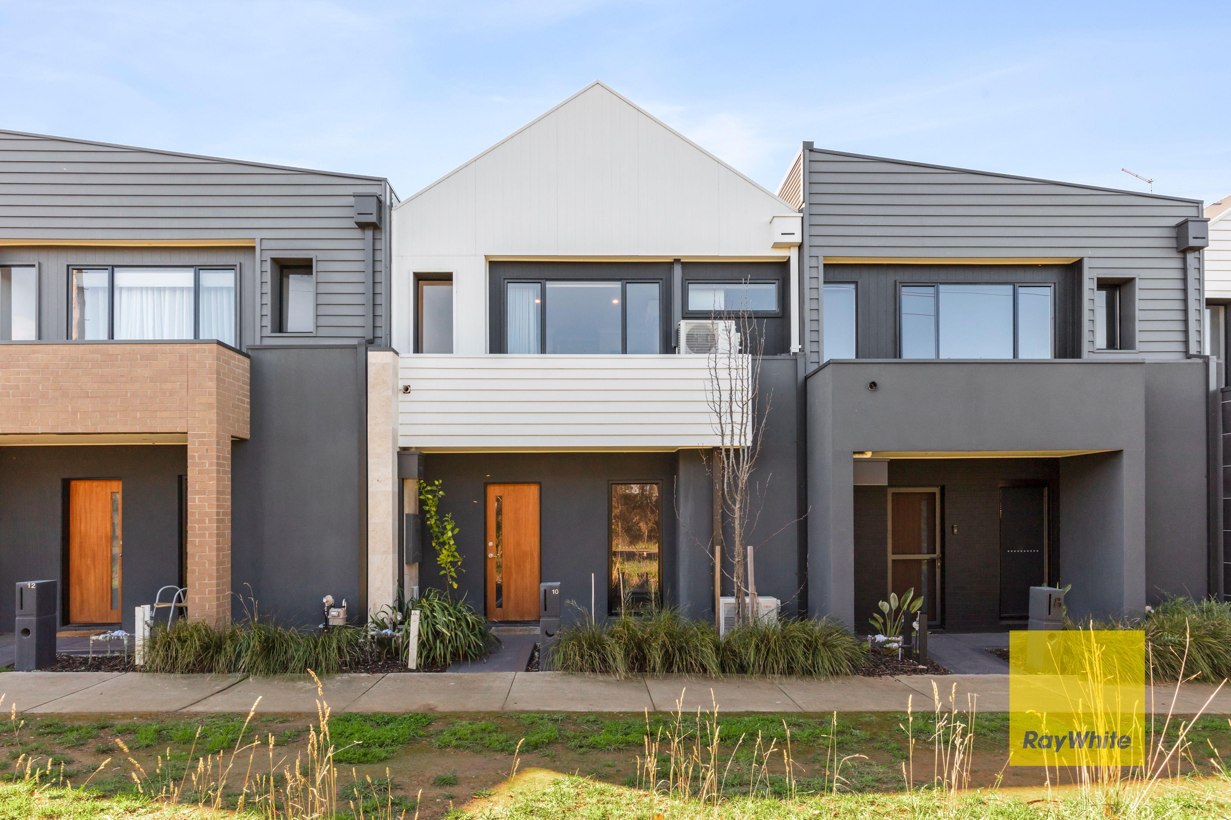 Prop-GPT: Townhouse: VIC Armstrong Creek, VIC 3217 Home For Sale
