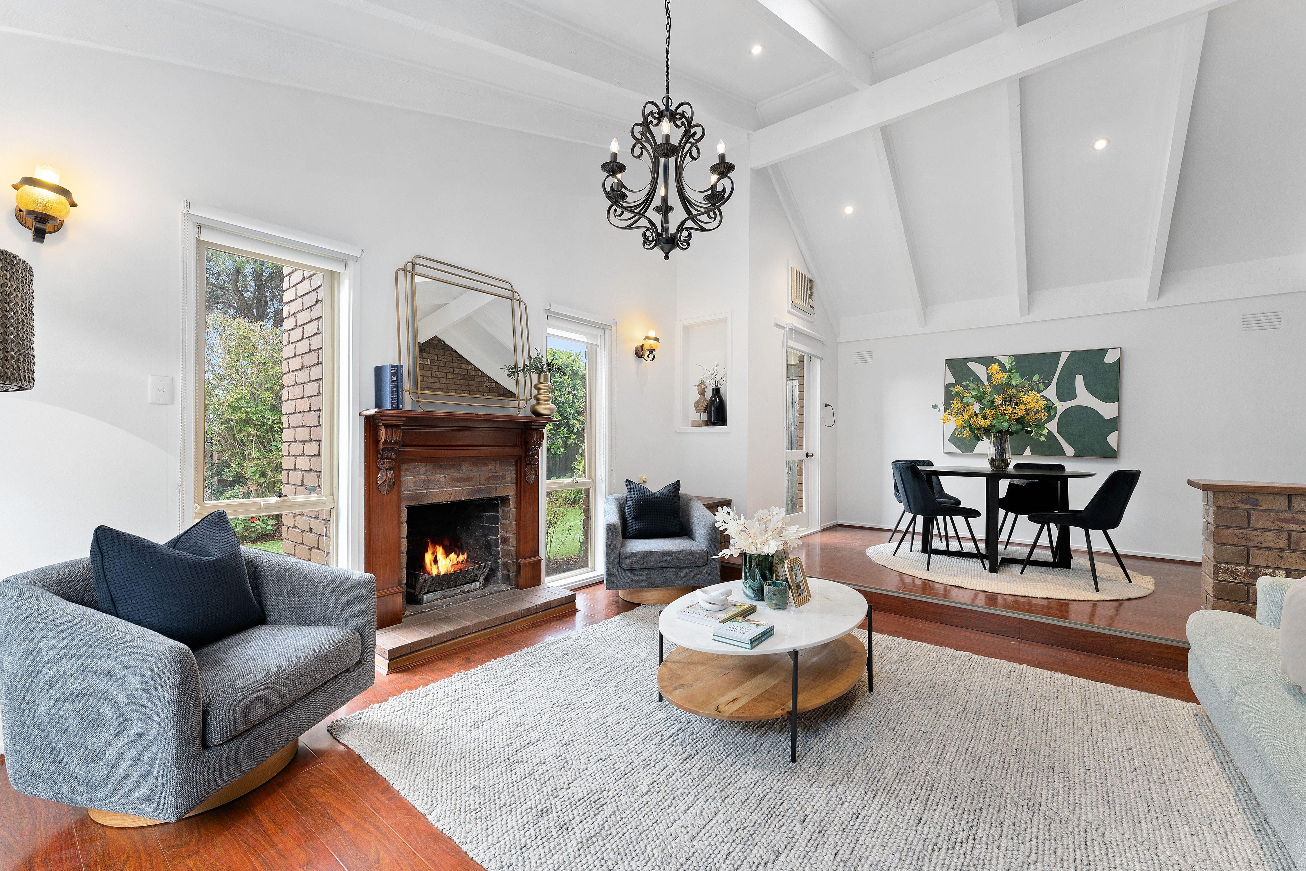 Prop-GPT: House: VIC Mentone, VIC 3194 Home For Sale