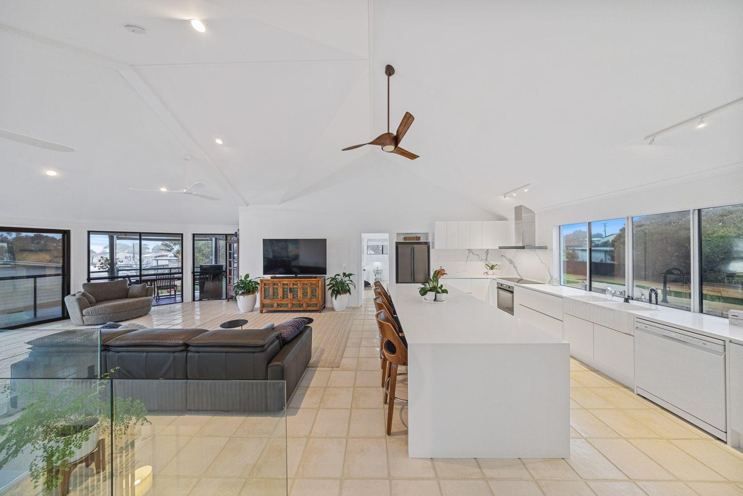 Prop-GPT: House: QLD Tin Can Bay, QLD 4580 Queensland 4580