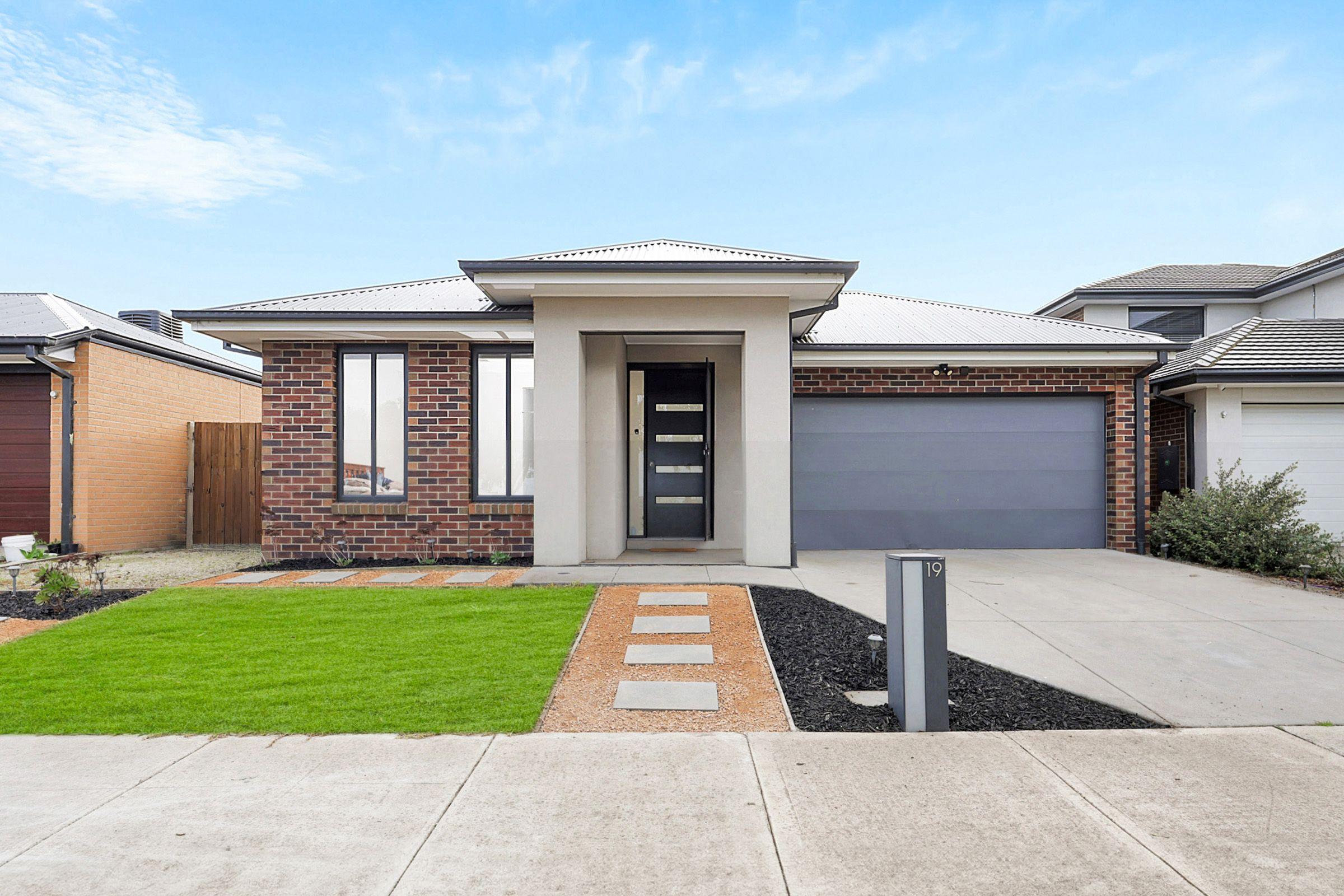 Prop-GPT: House: VIC Donnybrook, VIC 3064 Home For Sale