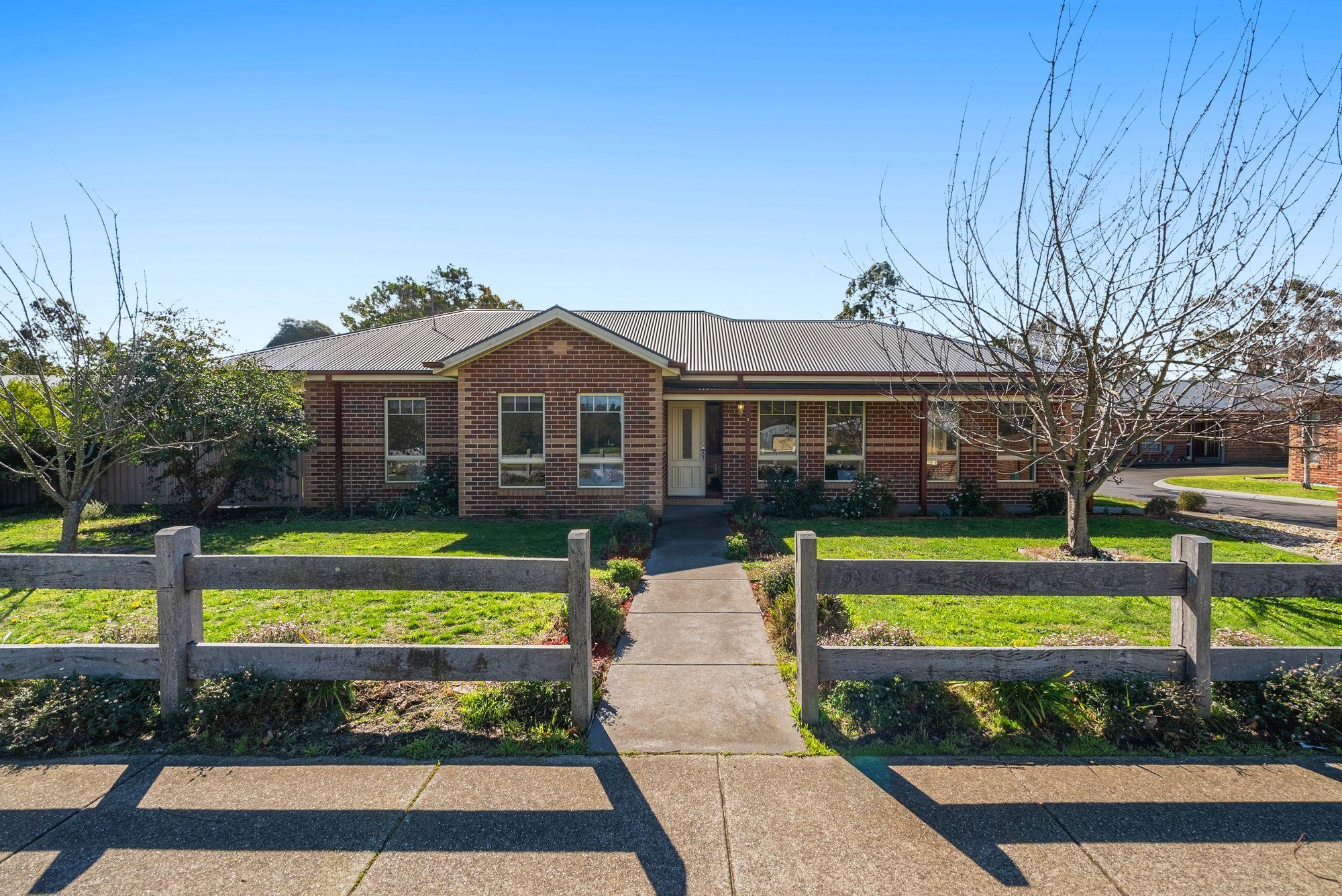 Prop-GPT: Unit: VIC Romsey, VIC 3434 Home For Sale