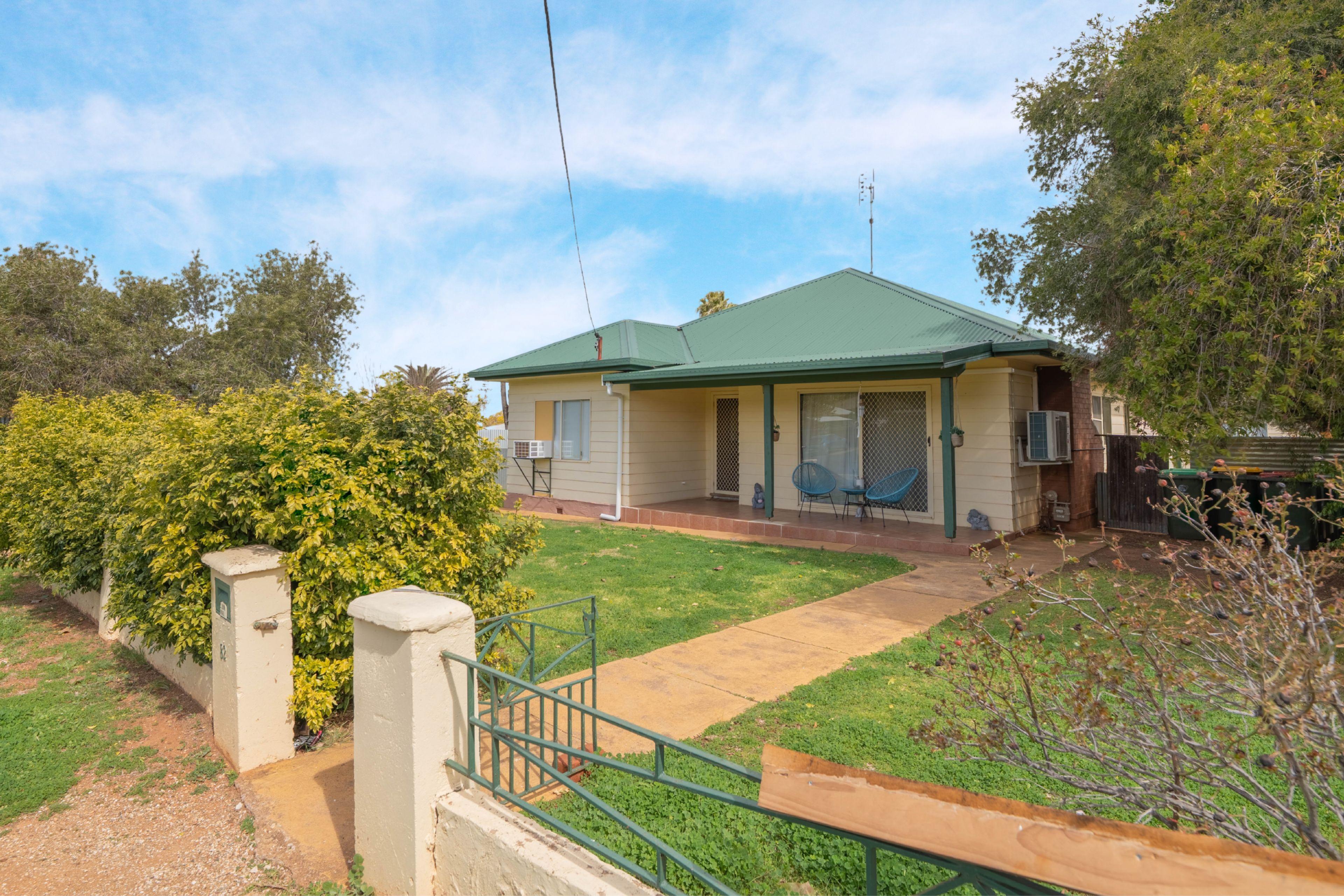 Prop-GPT: House: NSW Parkes, NSW 2870 Home For Sale