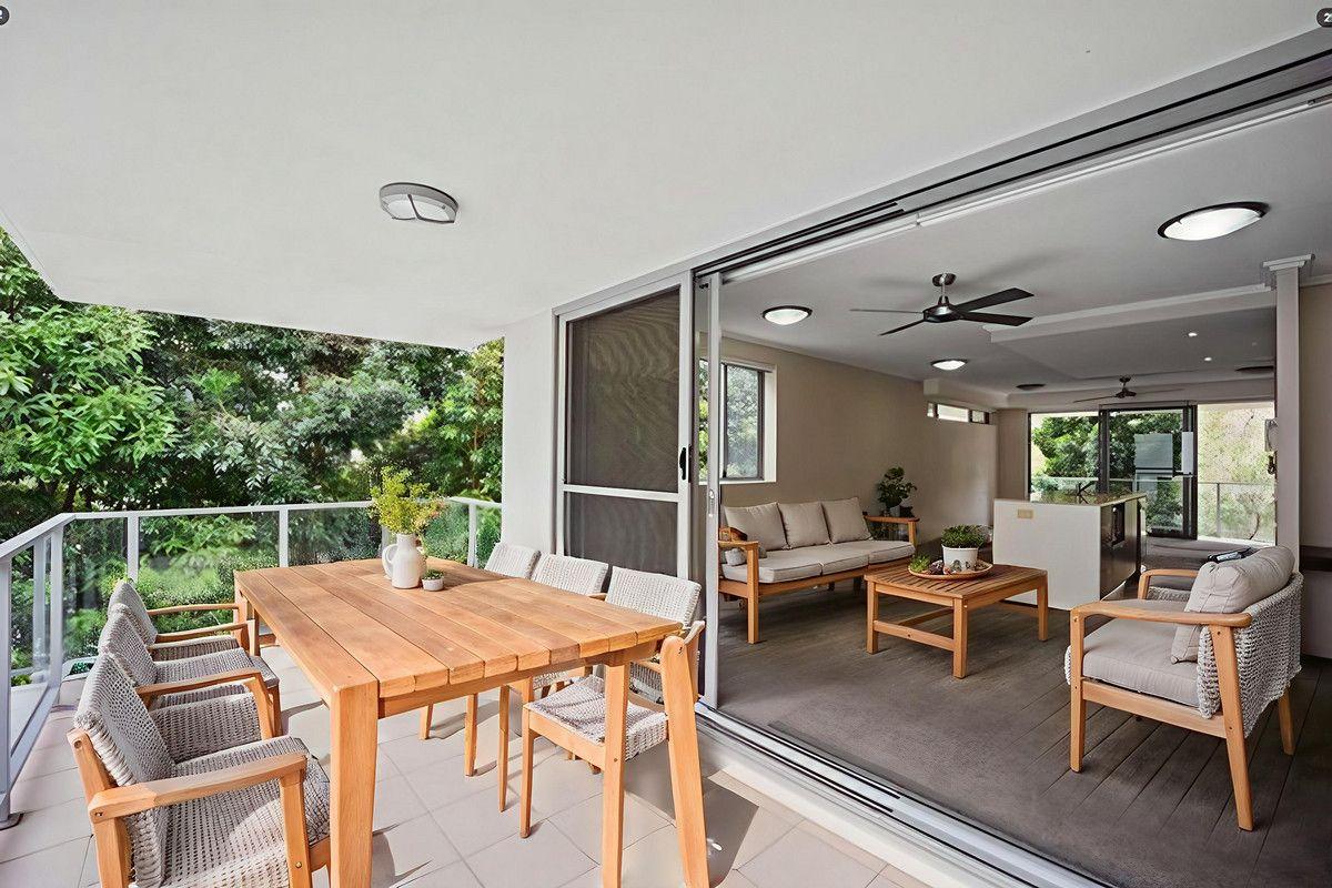 Prop-GPT: Property: QLD Southport, QLD 4215 Queensland 4215