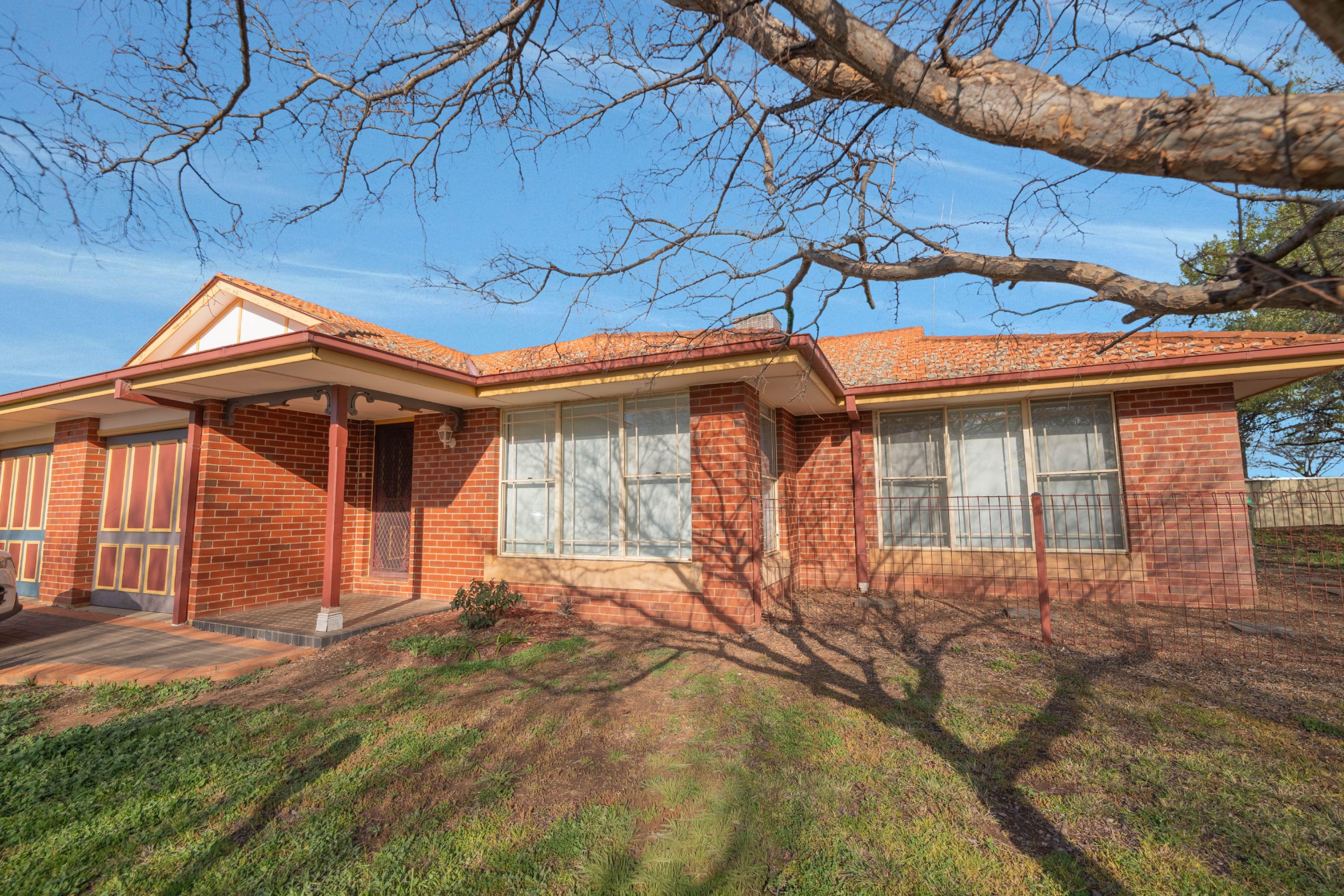 Prop-GPT: DuplexSemi-detached: NSW Parkes, NSW 2870 Home For Sale