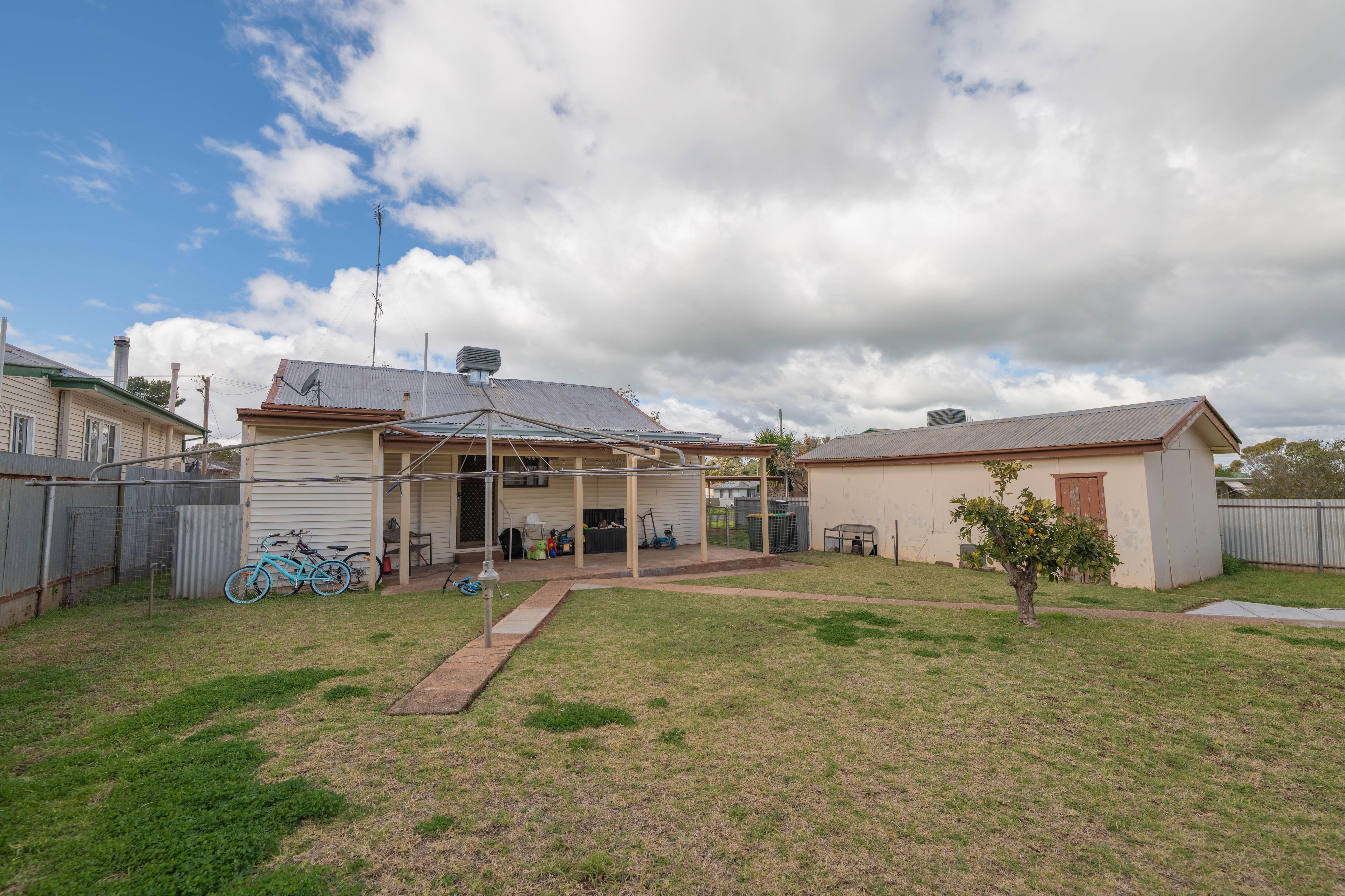 House for Sale: Parkes, NSW 2870, NSW, 2870