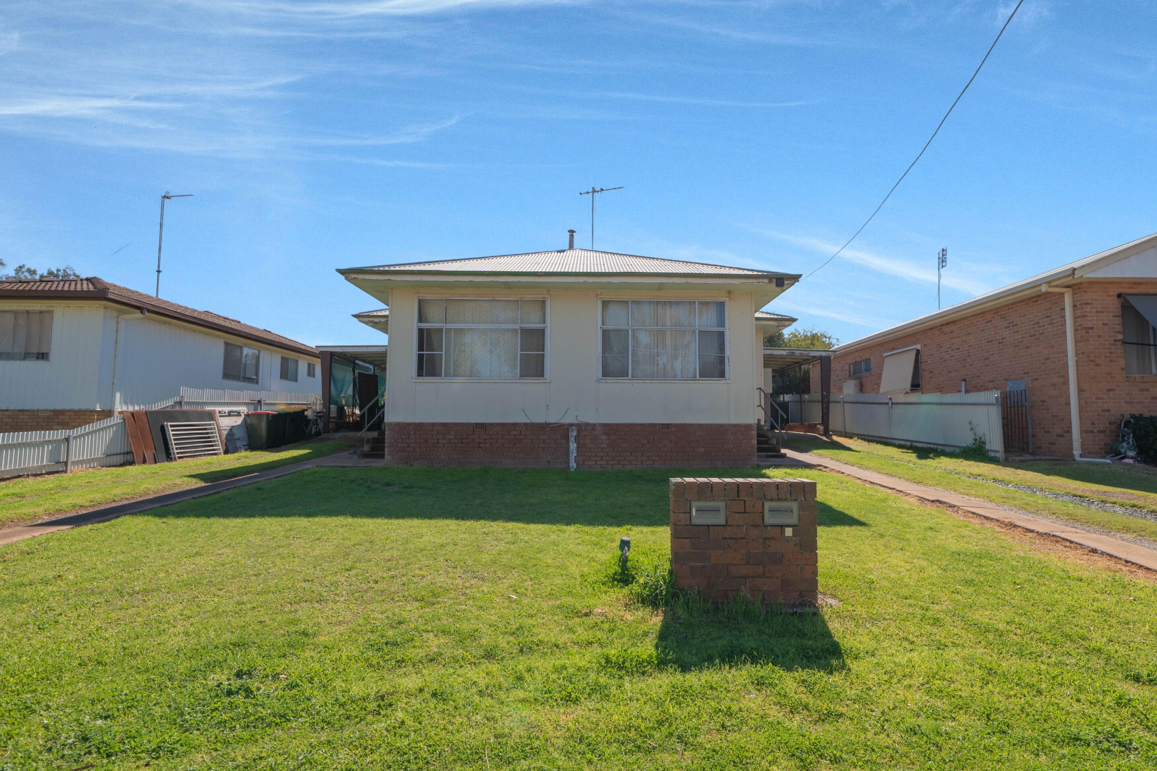 Prop-GPT: House: NSW Parkes, NSW 2870 Home For Sale
