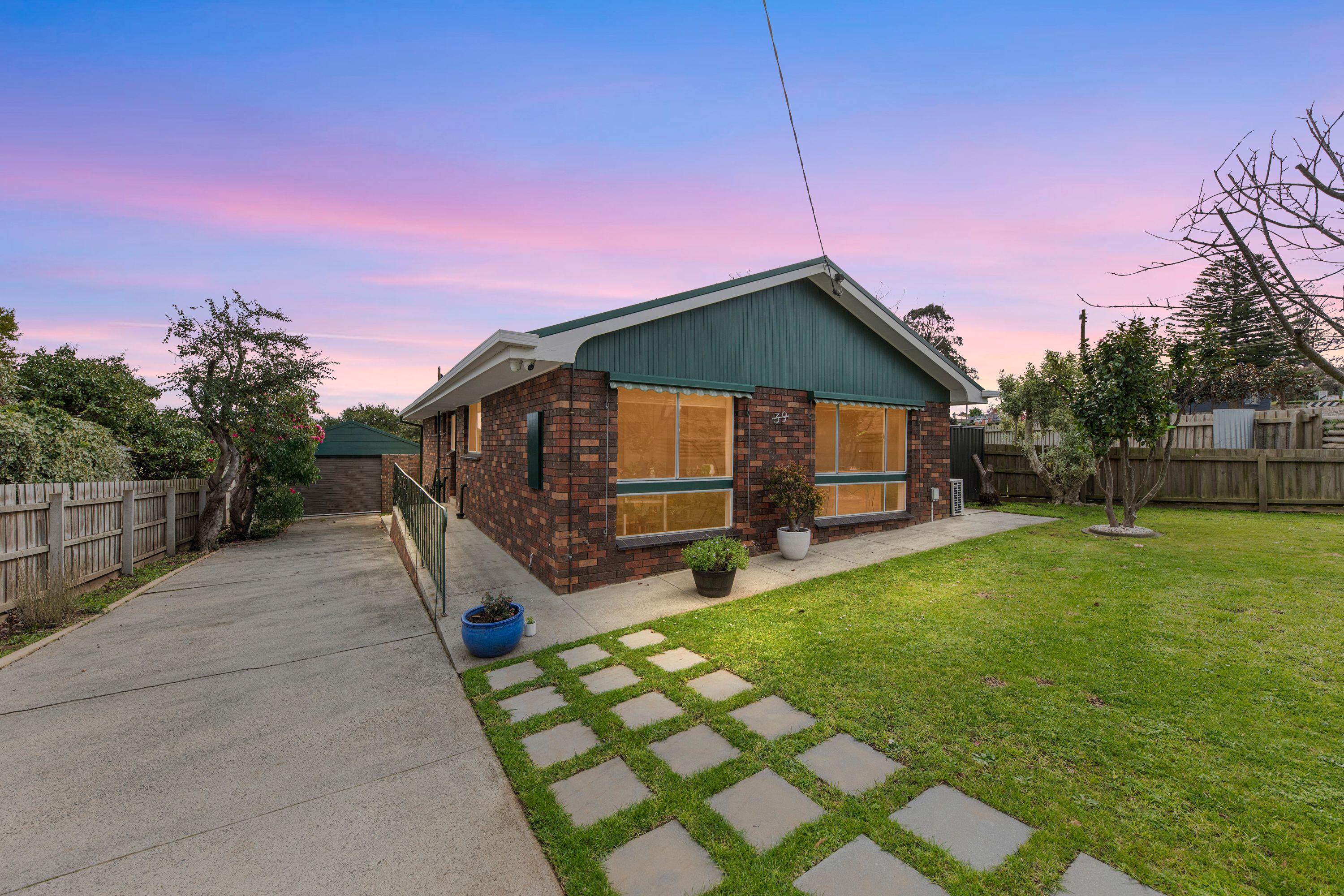 Prop-GPT: House: VIC Drouin, VIC 3818 Home For Sale