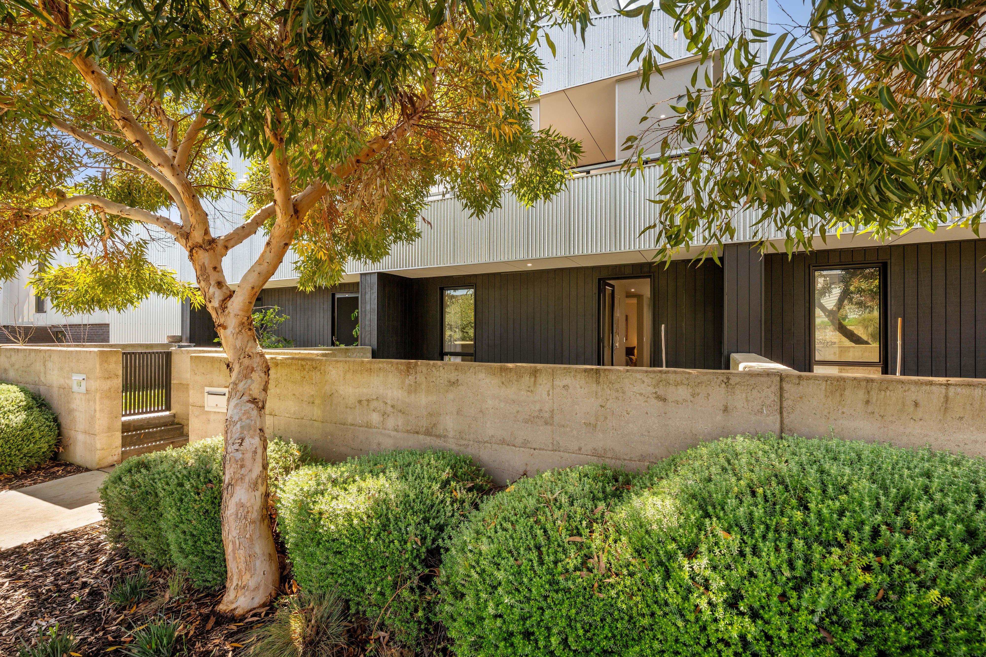 Prop-GPT: House: WA Fremantle, WA 6160 Home For Sale