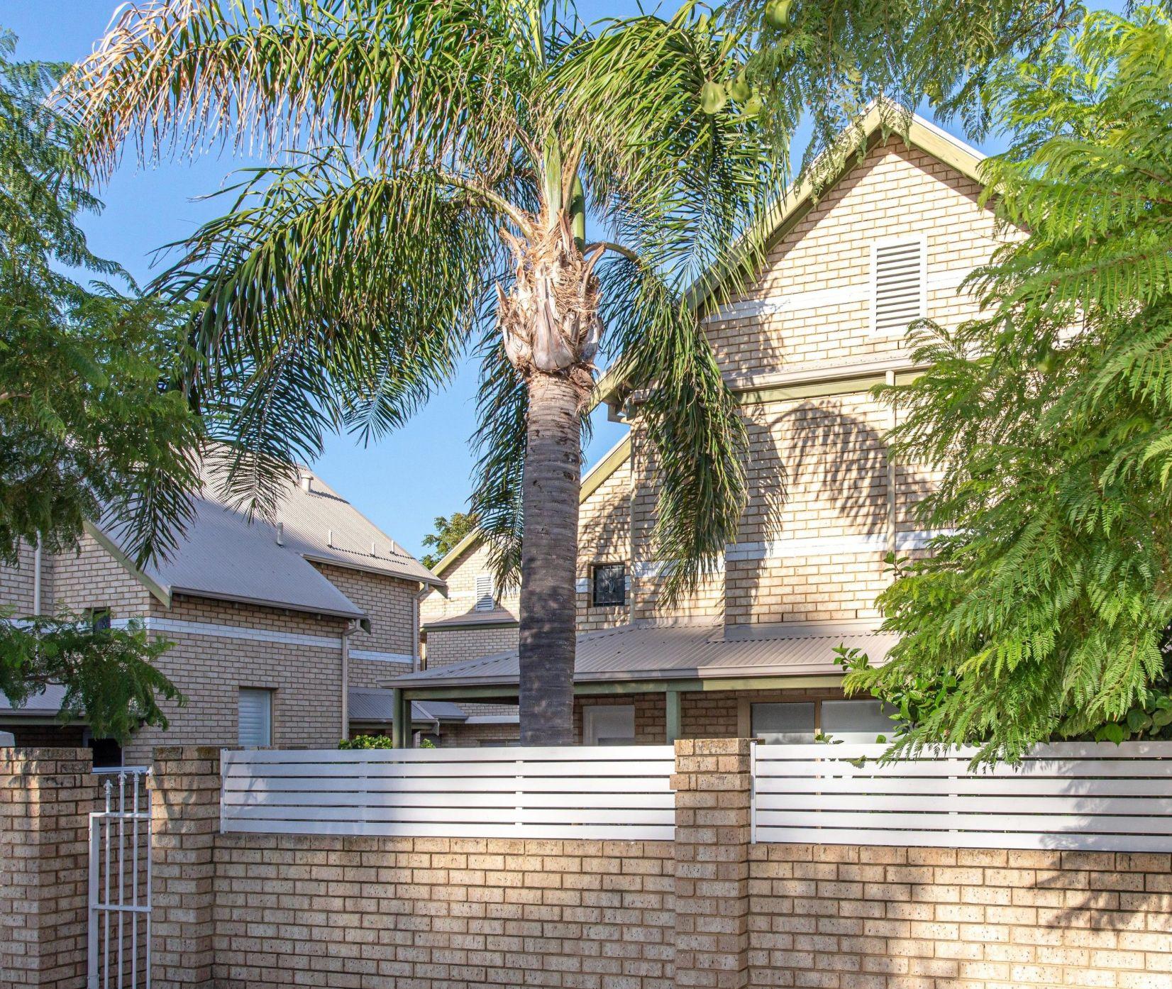 Prop-GPT: Townhouse: WA East Fremantle, WA 6158 Home For Sale