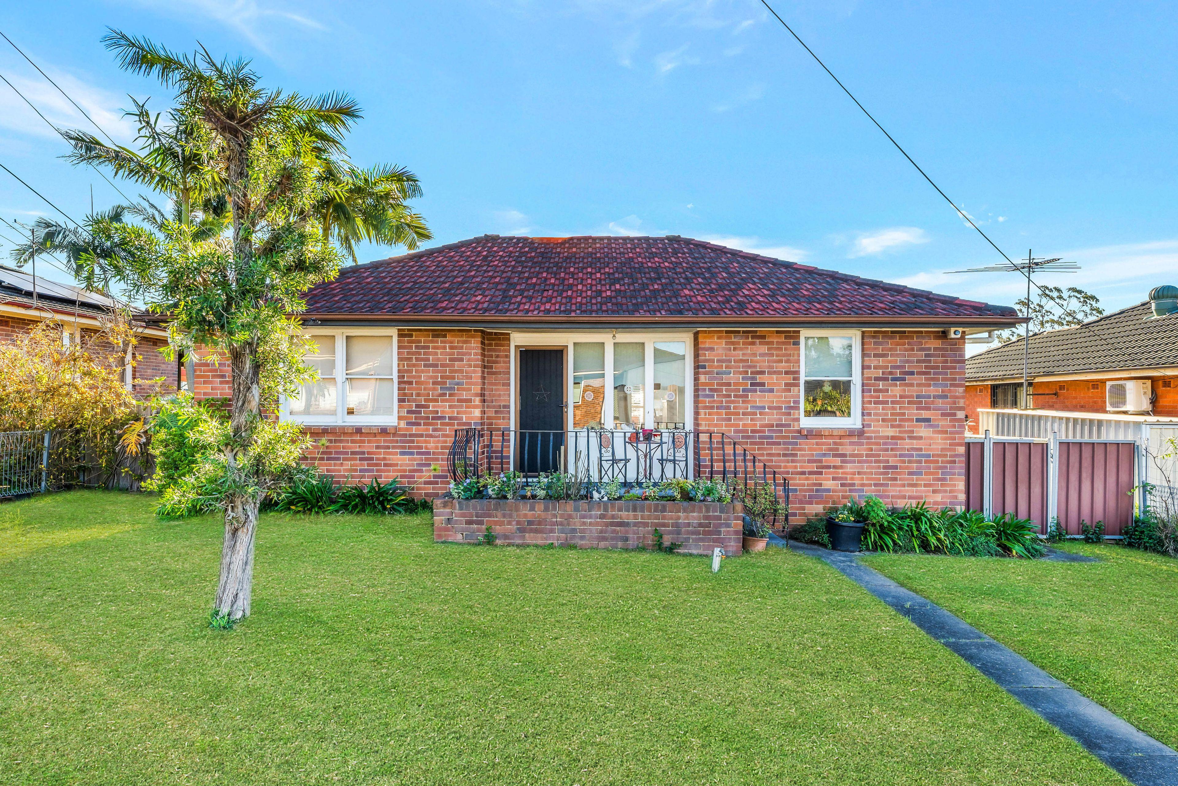Prop-GPT: House: NSW Heckenberg, NSW 2168 Home For Sale