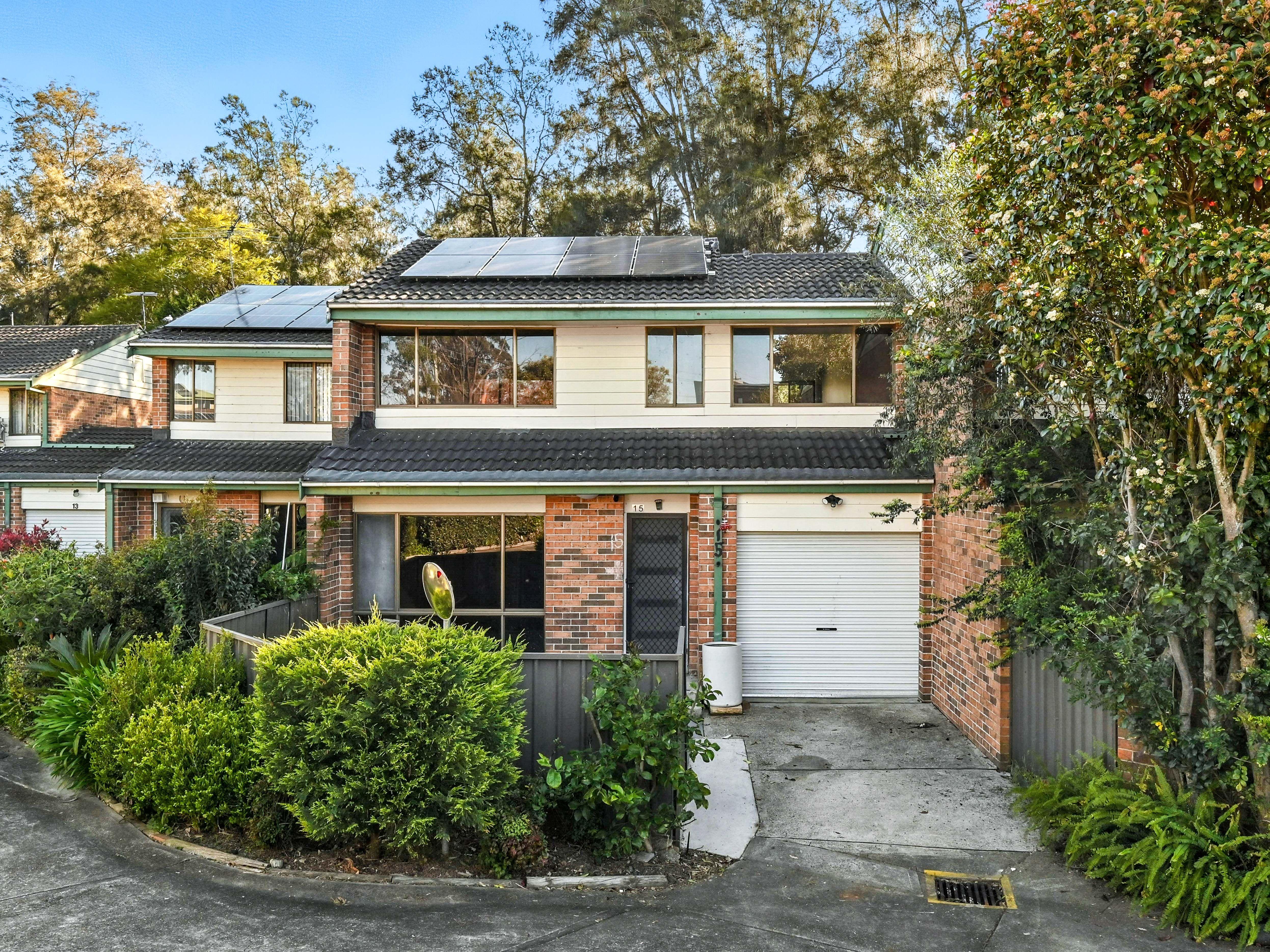 Prop-GPT: House: NSW Macquarie Fields, NSW 2564 Home For Sale
