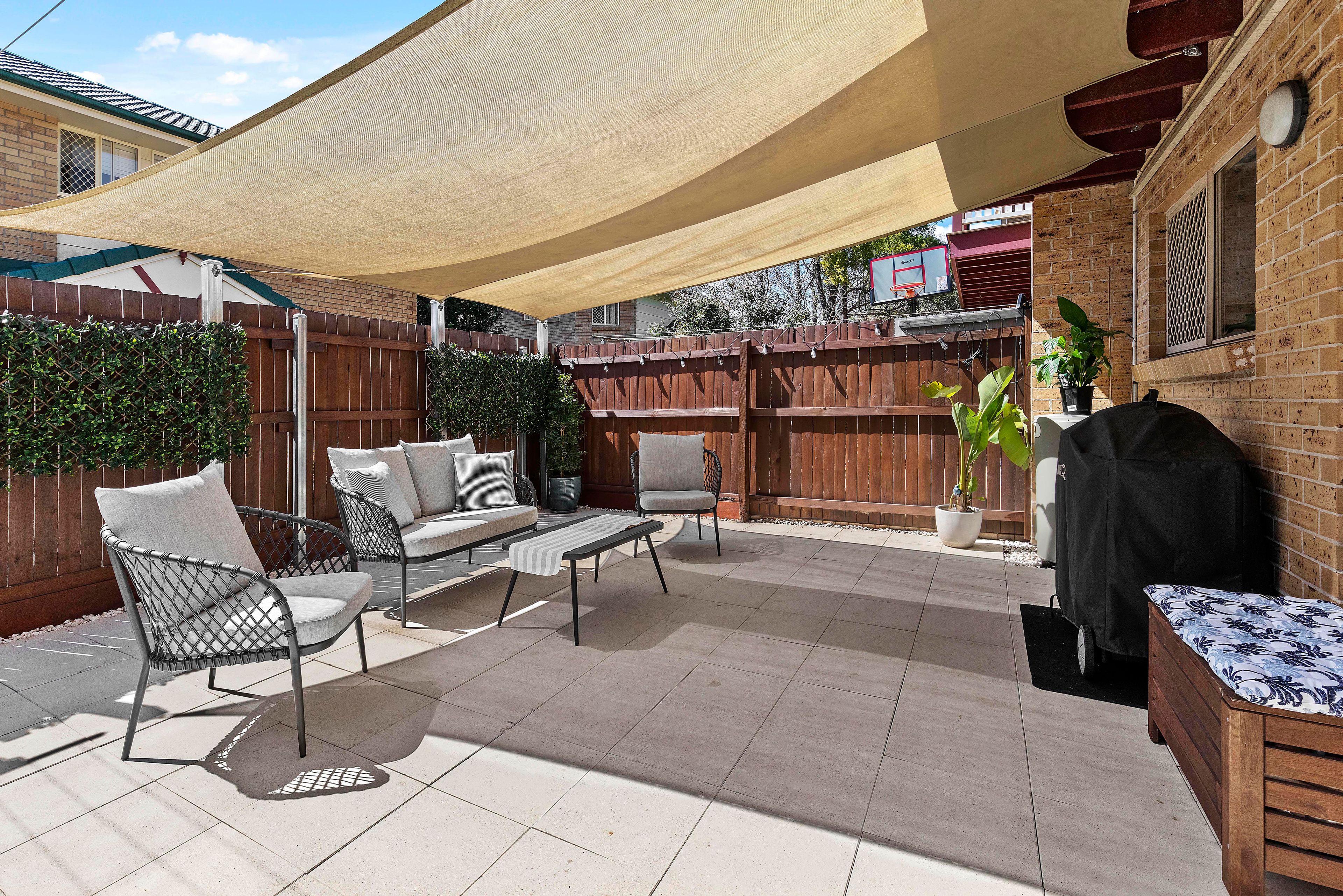 Prop-GPT: Townhouse: QLD Carina Heights, QLD 4152 Home For Sale
