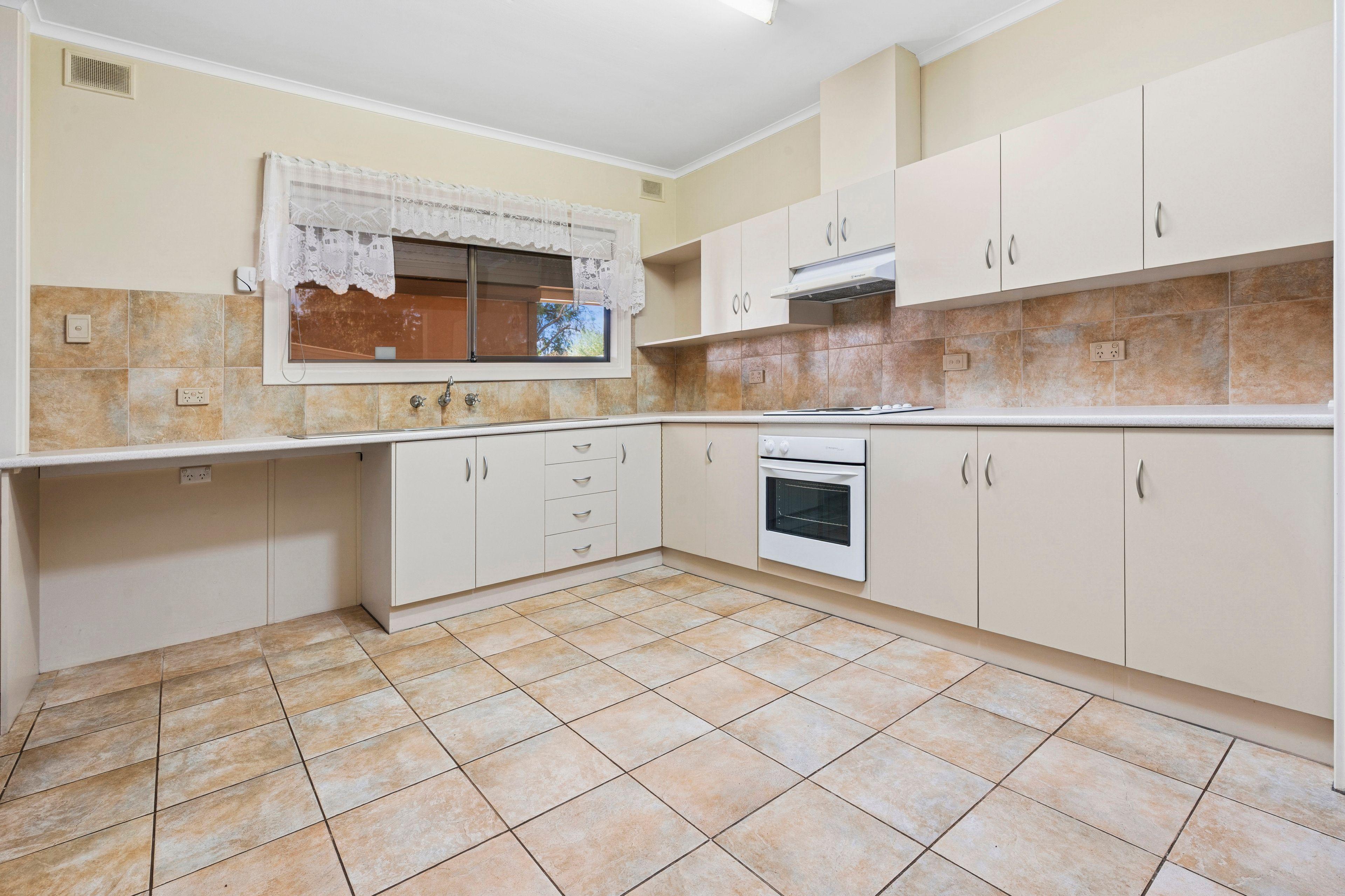 House for Sale: Renmark, SA 5341, SA, 5341