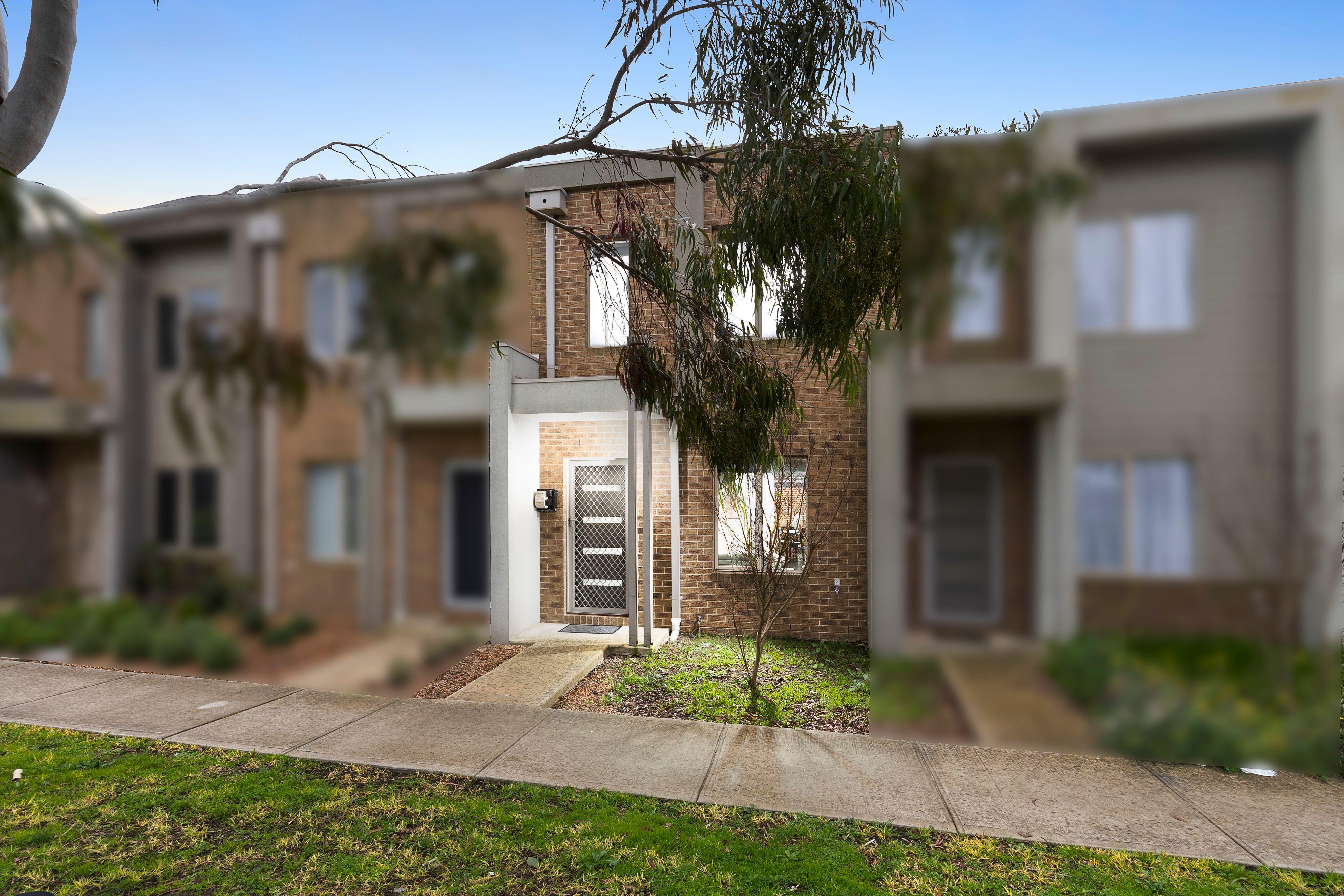 Prop-GPT: Townhouse: VIC Craigieburn, VIC 3064 Home For Sale