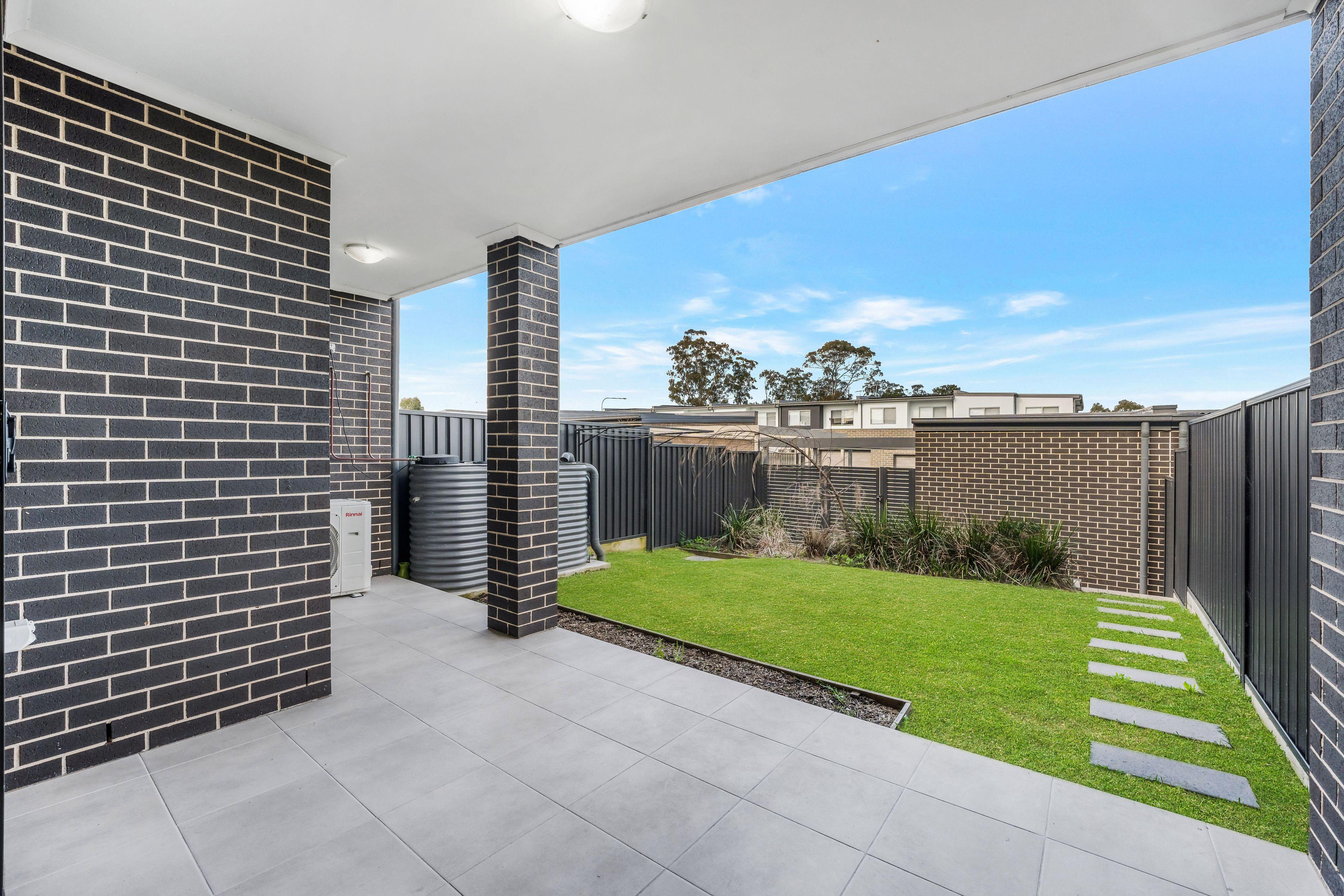 DuplexSemi-detached for Sale: Edmondson Park, NSW 2174, NSW, 2174