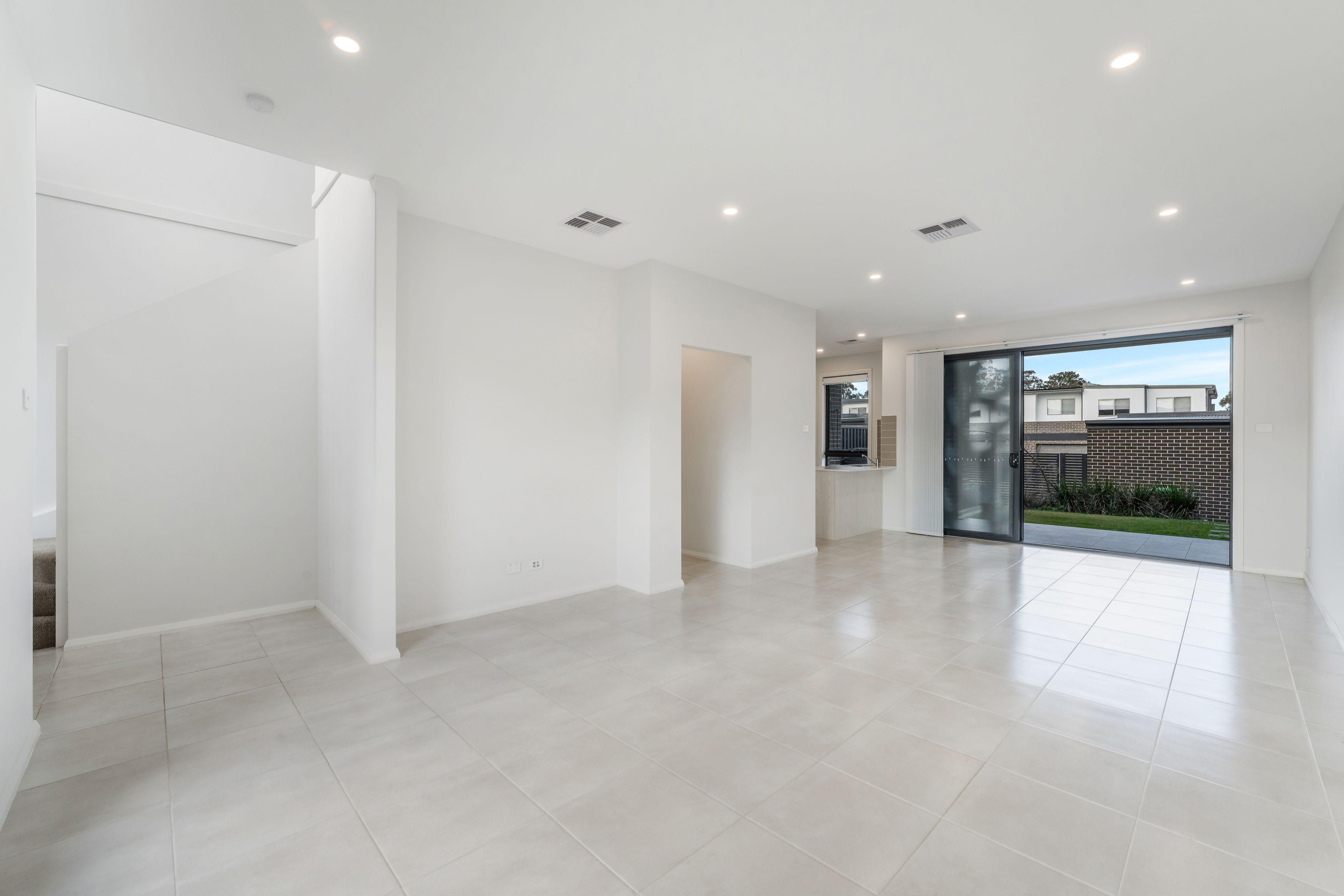 DuplexSemi-detached for Sale: Edmondson Park, NSW 2174, NSW, 2174
