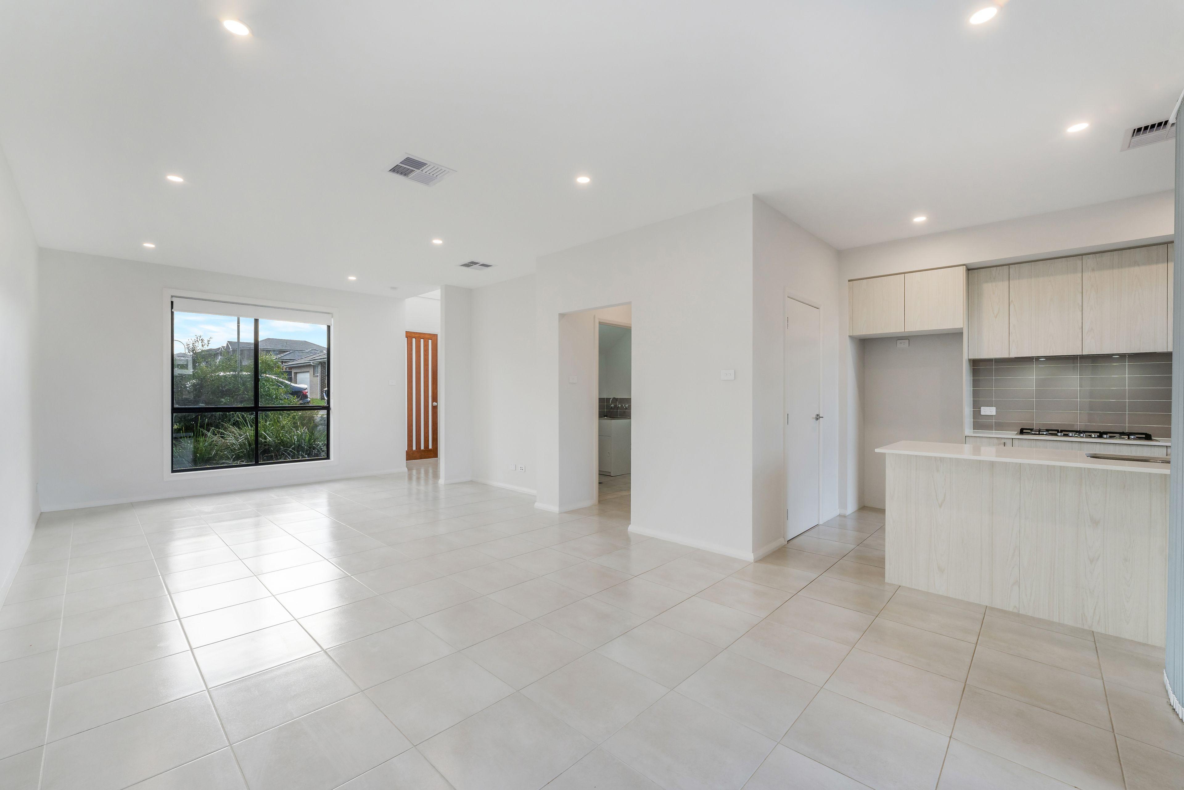 DuplexSemi-detached for Sale: Edmondson Park, NSW 2174, NSW, 2174