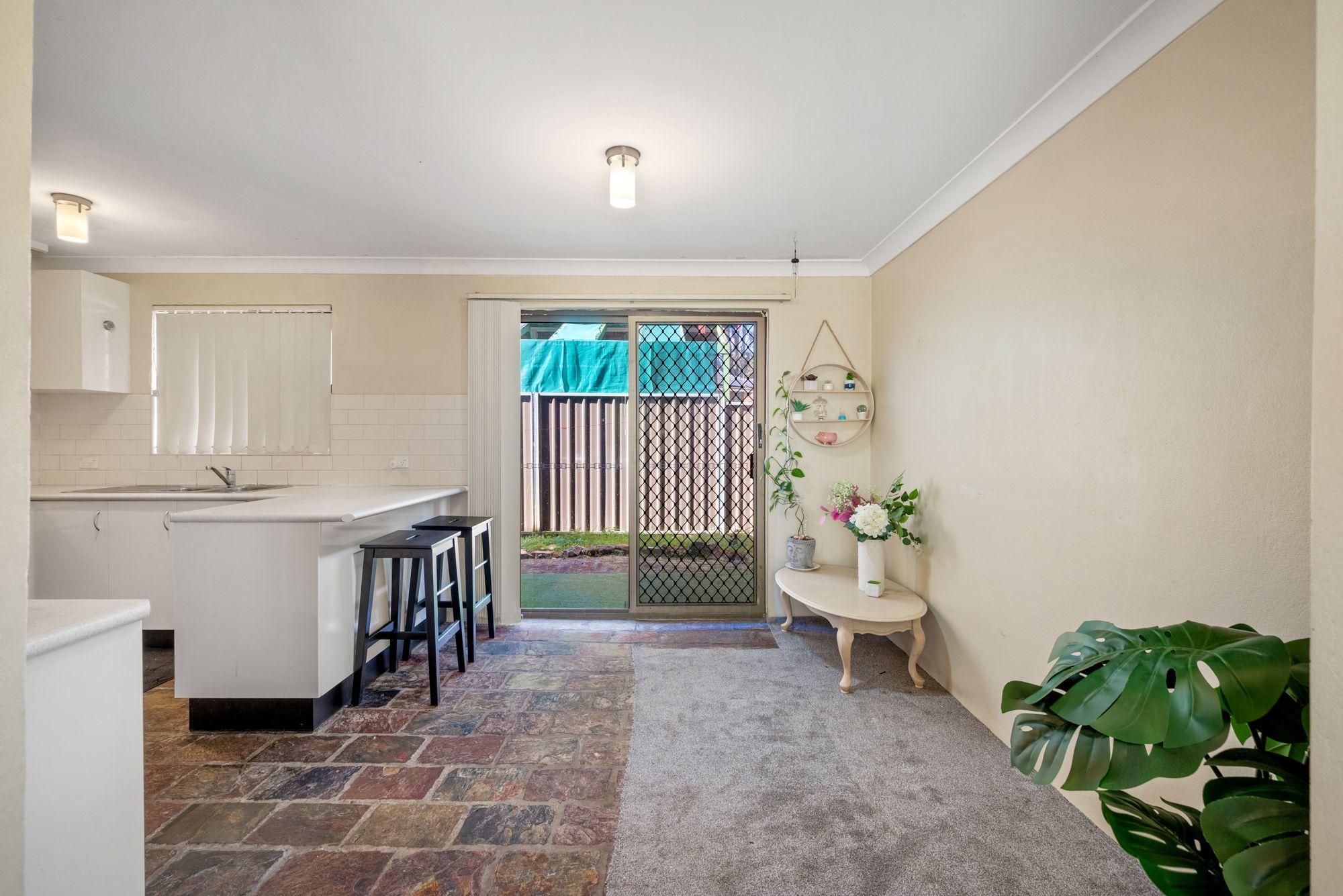 Townhouse for Sale: Leumeah, NSW 2560, NSW, 2560