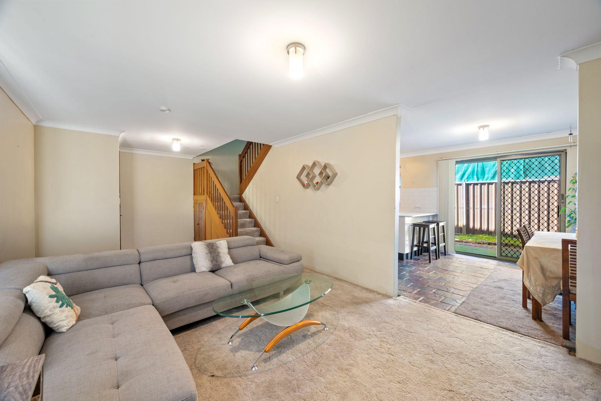 Townhouse for Sale: Leumeah, NSW 2560, NSW, 2560