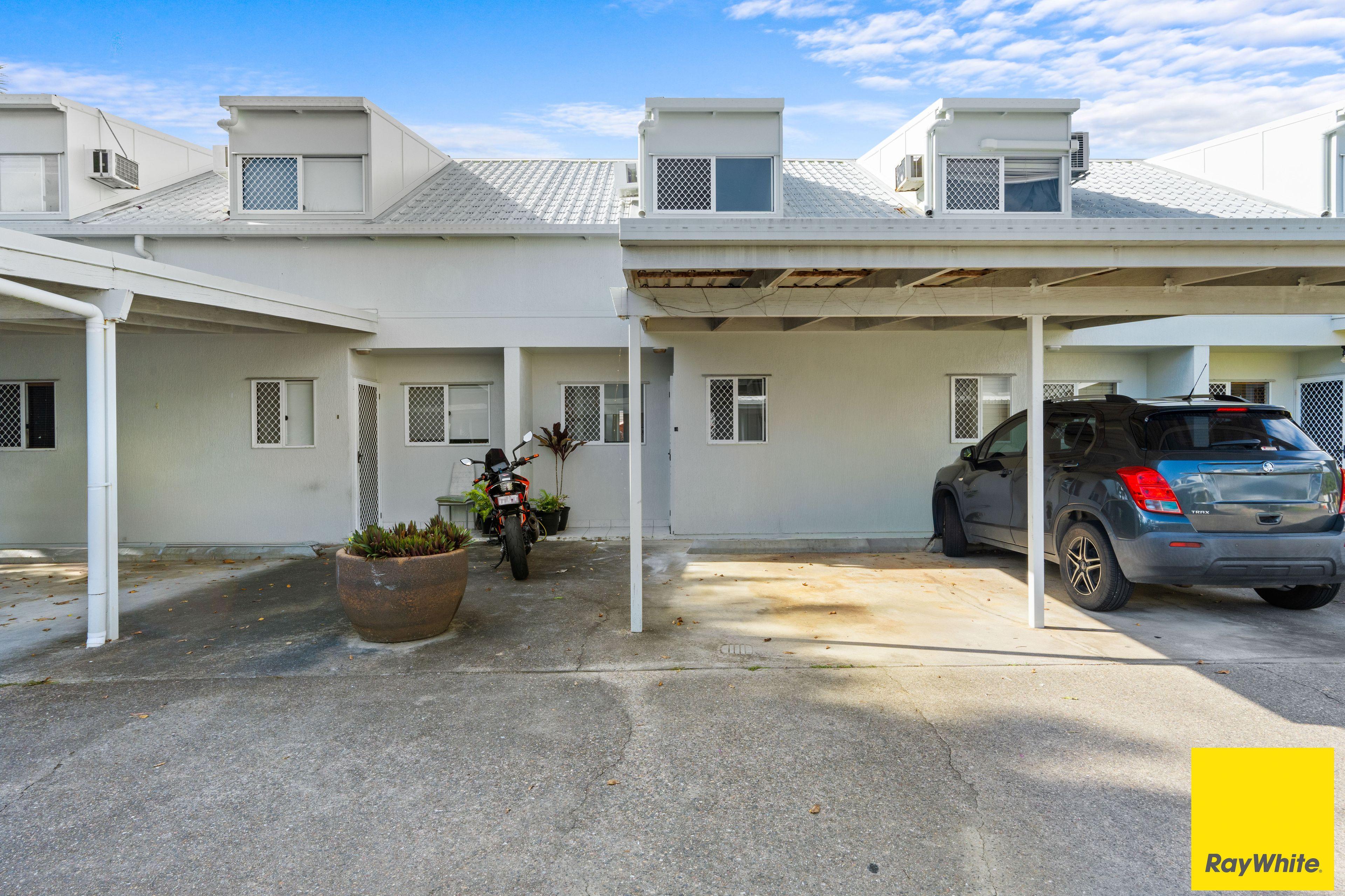 Townhouse for Sale: Mooroobool, QLD 4870, QLD, 4870