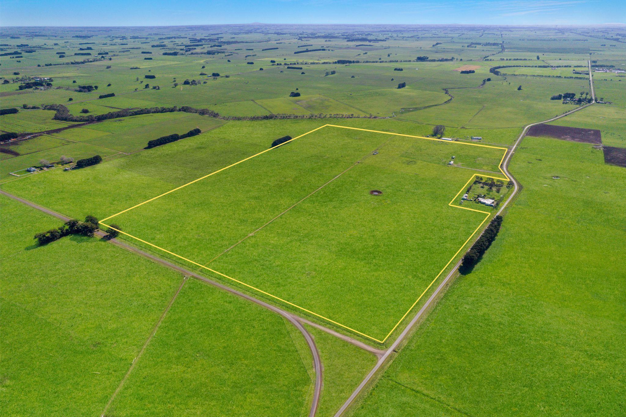 Prop-GPT: House: VIC Koroit, VIC 3282 Home For Sale