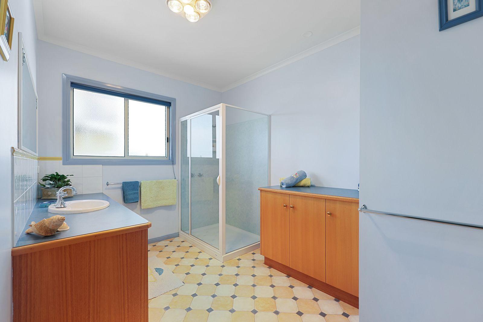 House for Sale: Peterborough, VIC 3270, VIC, 3270