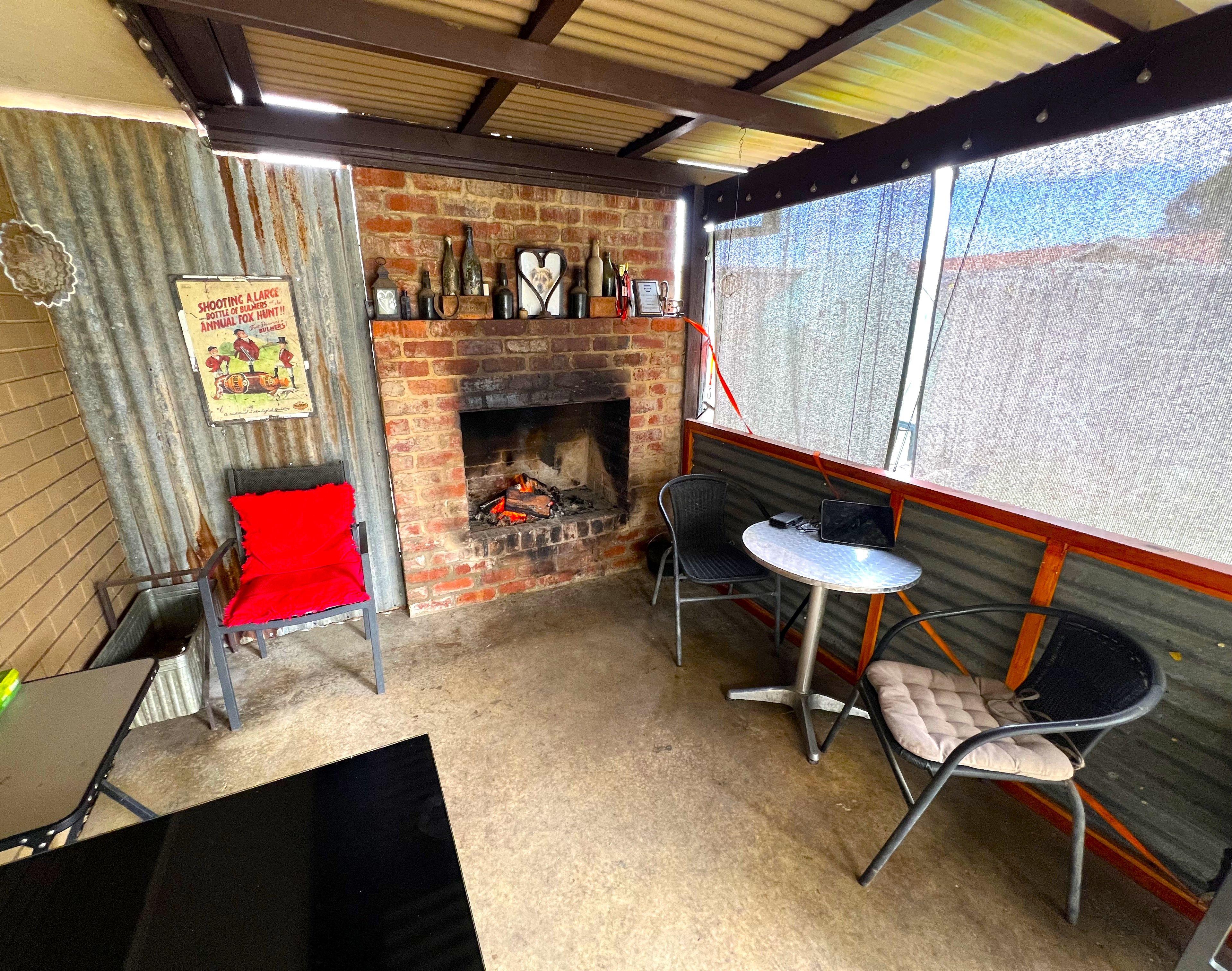 House for Sale: Deniliquin, NSW 2710, NSW, 2710
