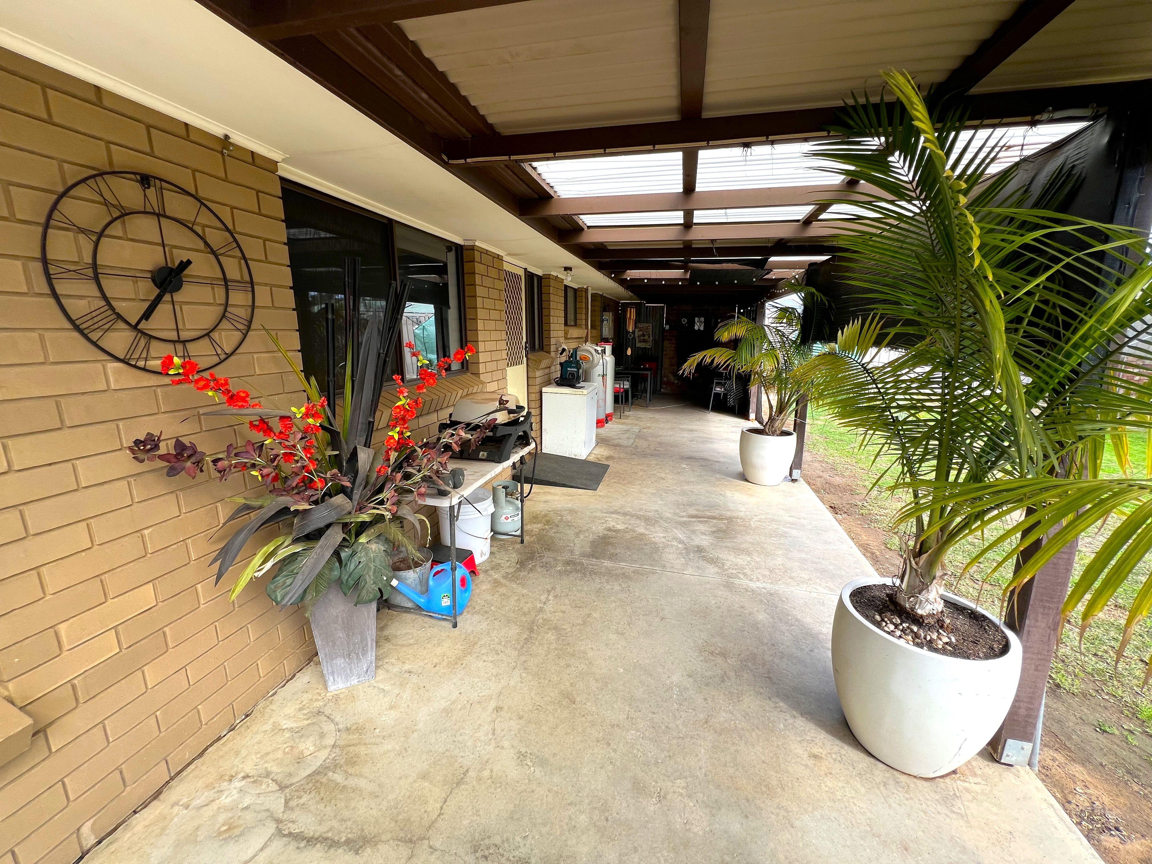 House for Sale: Deniliquin, NSW 2710, NSW, 2710