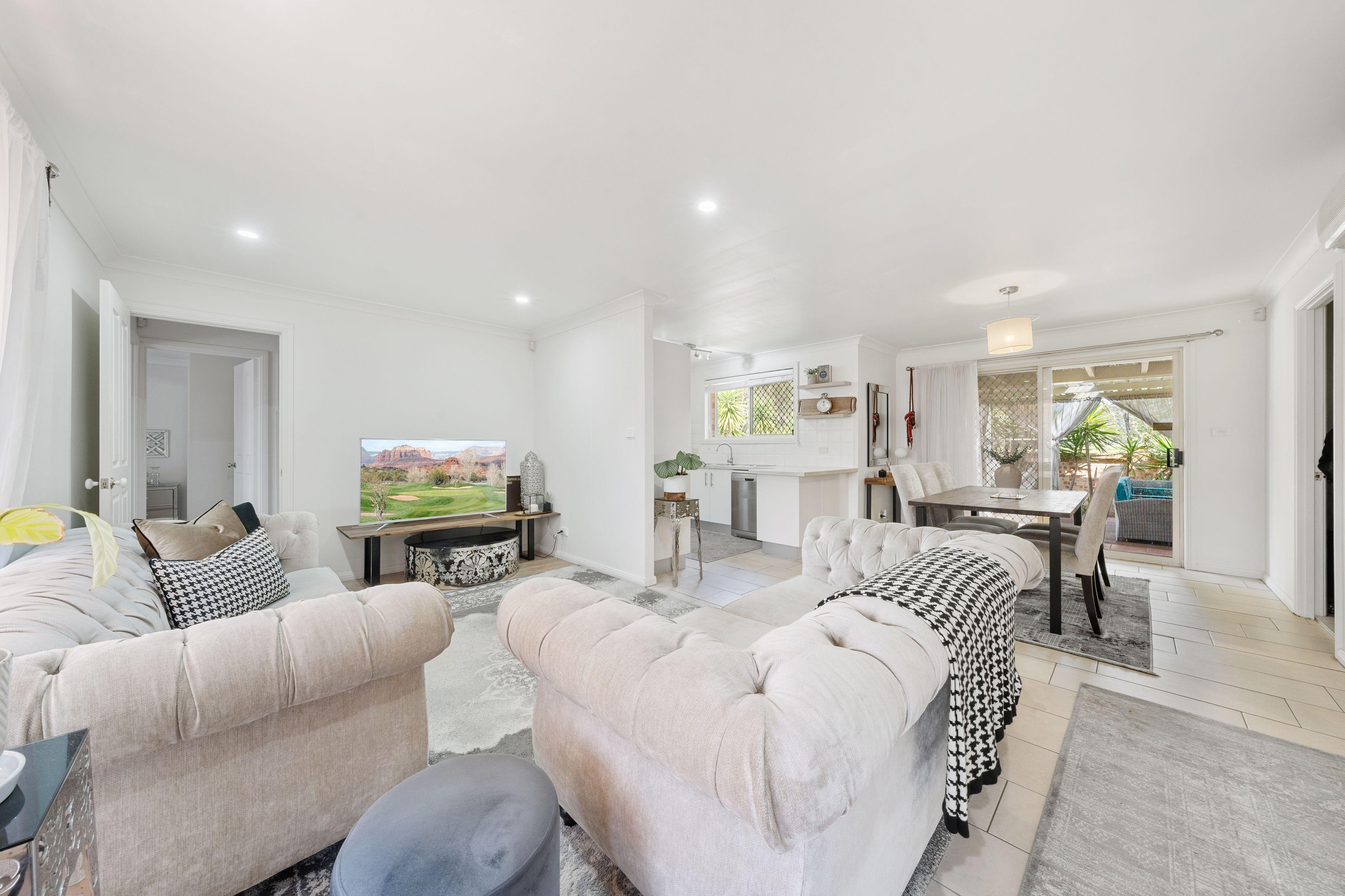 Villa for Sale: Wakeley, NSW 2176, NSW, 2176