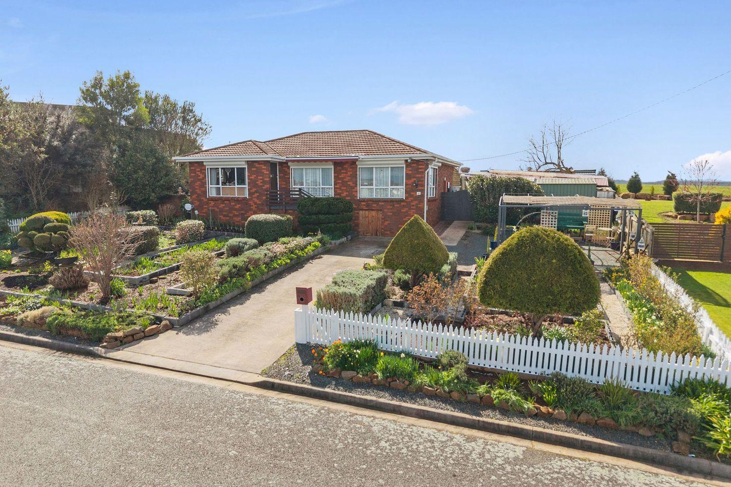 House for Sale: Deloraine, TAS 7304, TAS, 7304