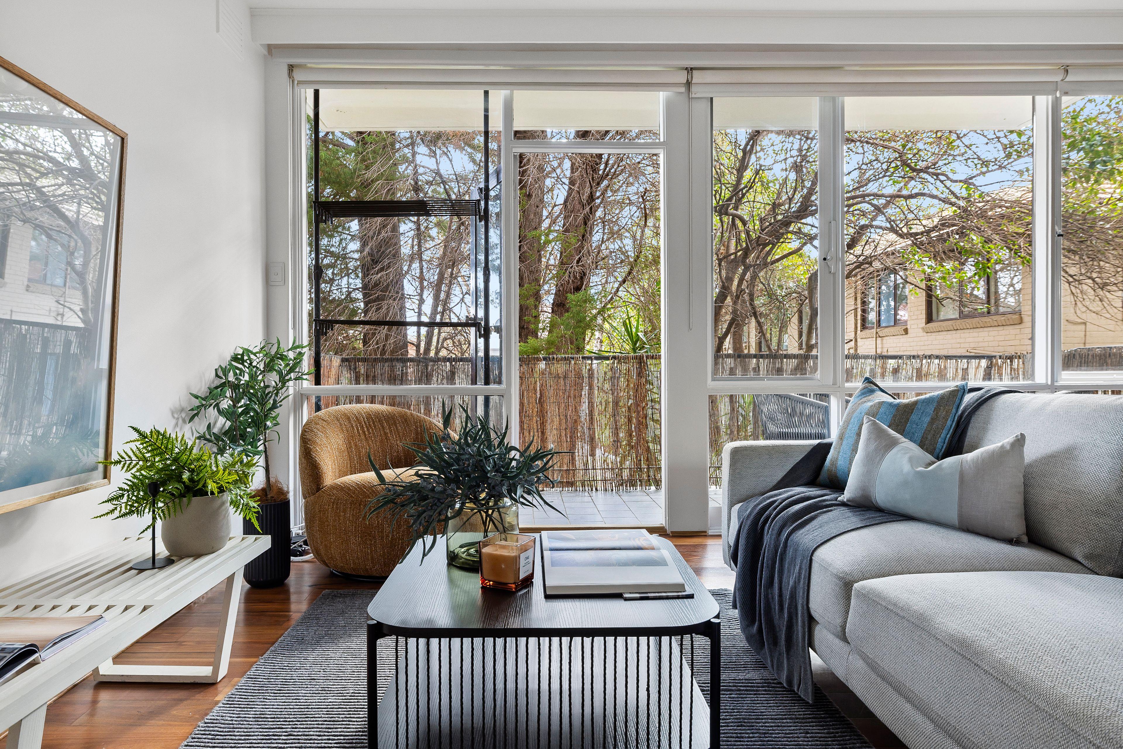 Prop-GPT: Apartment: VIC St Kilda East, VIC 3183 Home For Sale